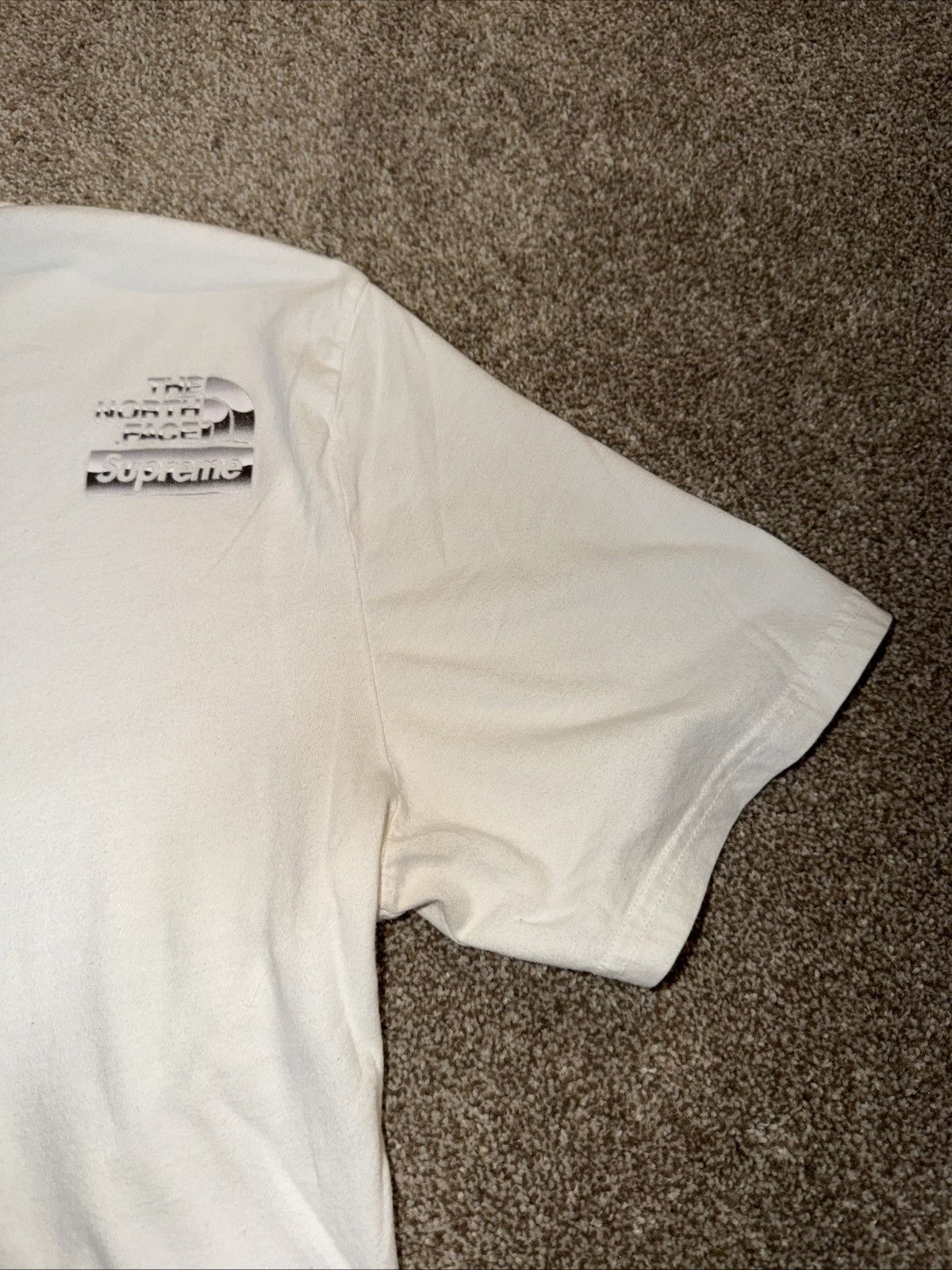 Supreme × The North Face Supreme X The North Face Metallic Logo Tee White Tee Shirt Size US M / EU 48-50 / 2 - 10 Thumbnail