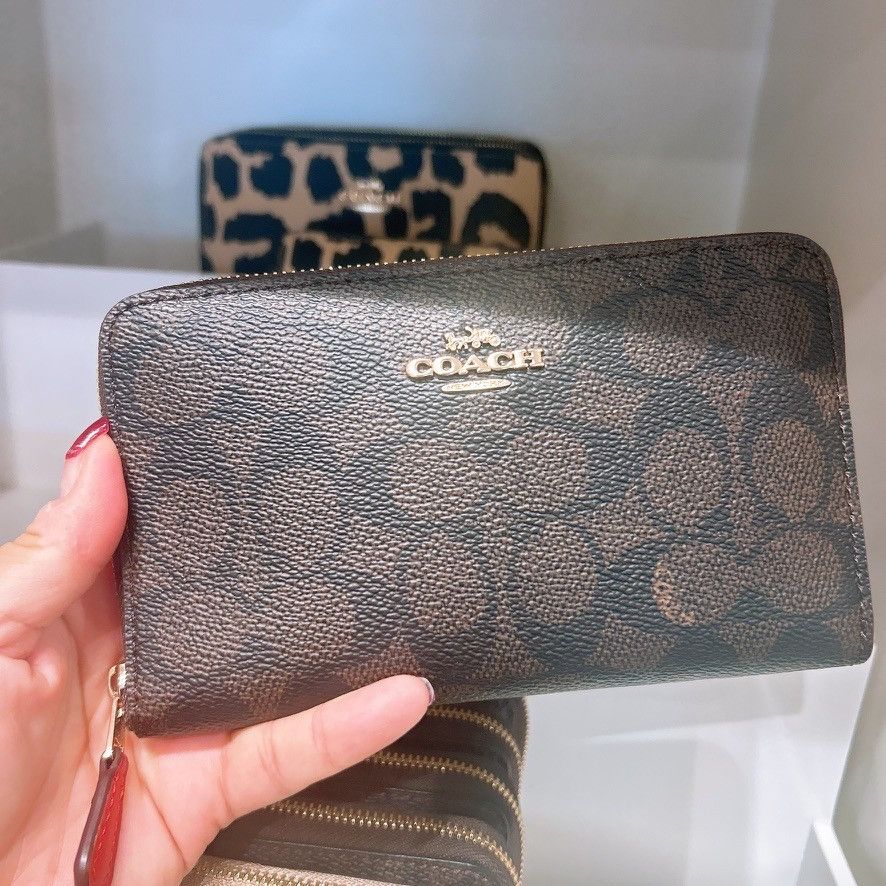 Coach Medium Id Zip Wallet In Signature Canvas CW781 Size ONE SIZE - 1 Thumbnail