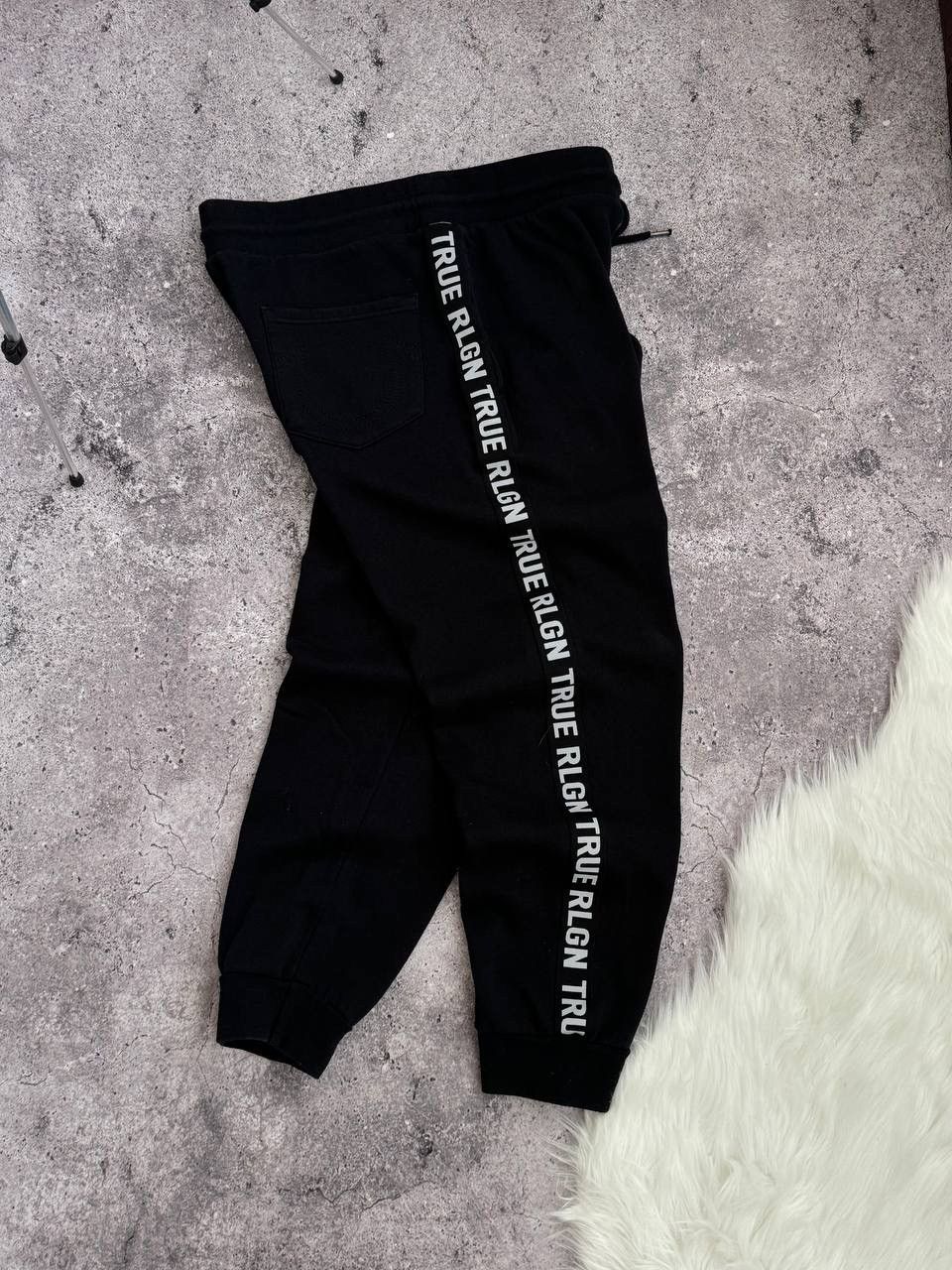 True Religion Vintage True Religion y2k logo baggy pants Size US 32 / EU 48 - 1 Thumbnail