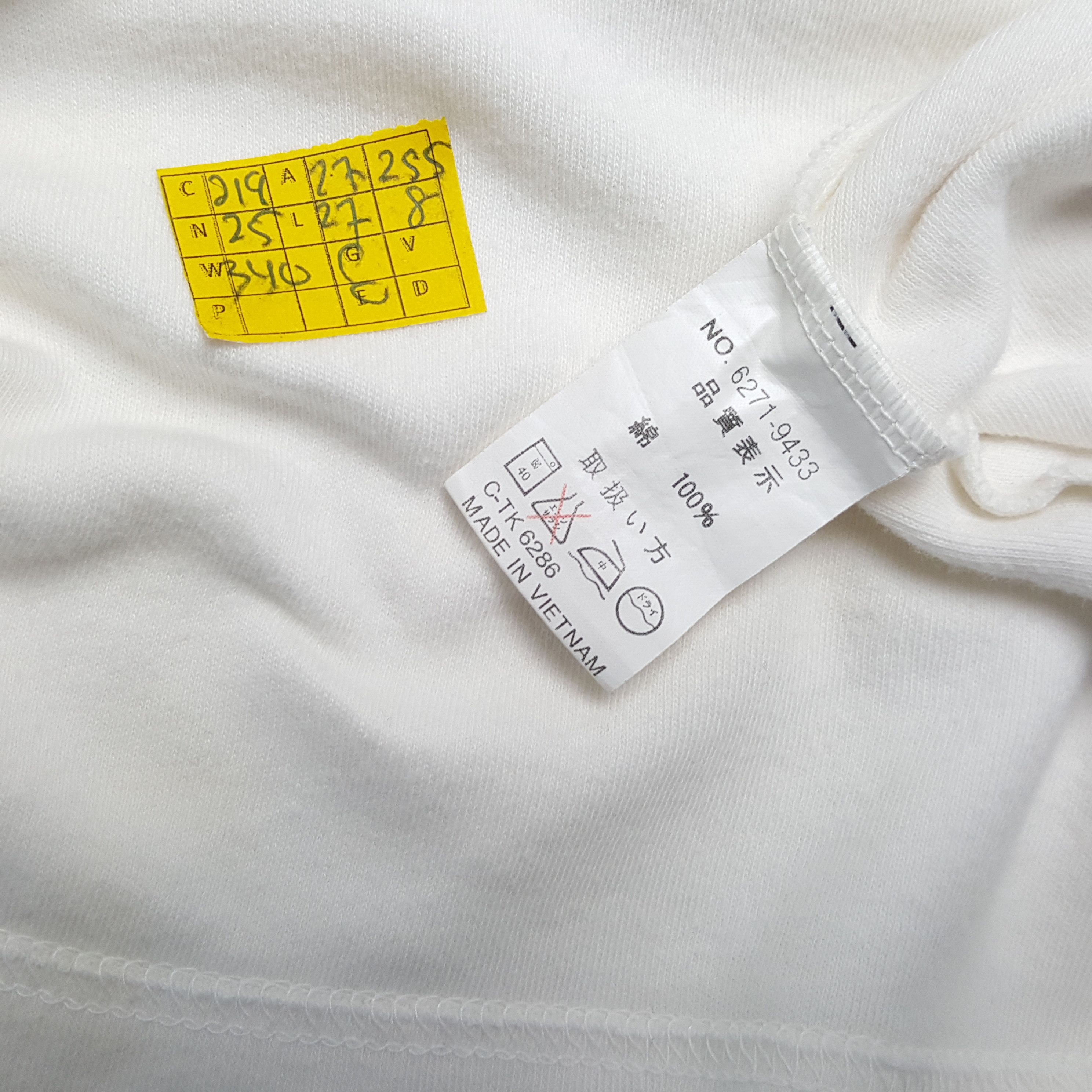 Gianni Valentino × Valentino × Vintage Vintage GIANNI VALENTINO Italian Brand Style T-Shirts Size US XL / EU 56 / 4 - 4 Thumbnail