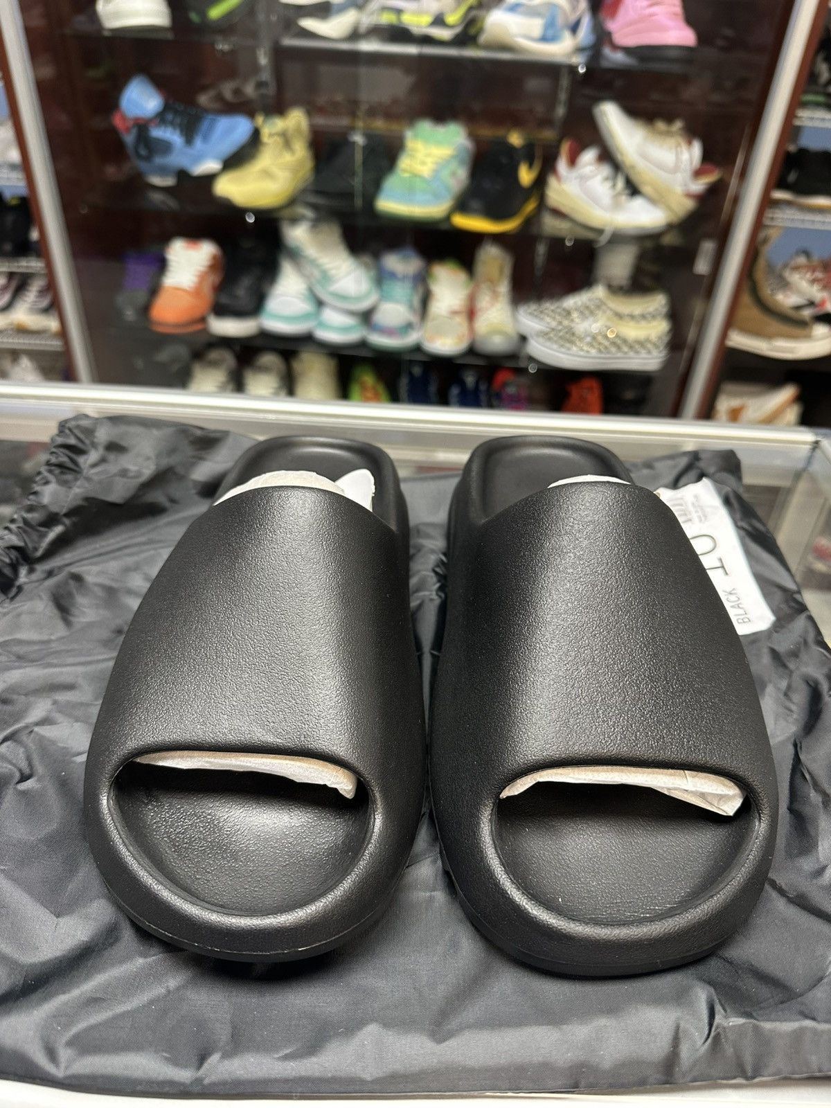 Yeezy Yzy-01 Black Slides Size US 10 / EU 43 - 3 Thumbnail
