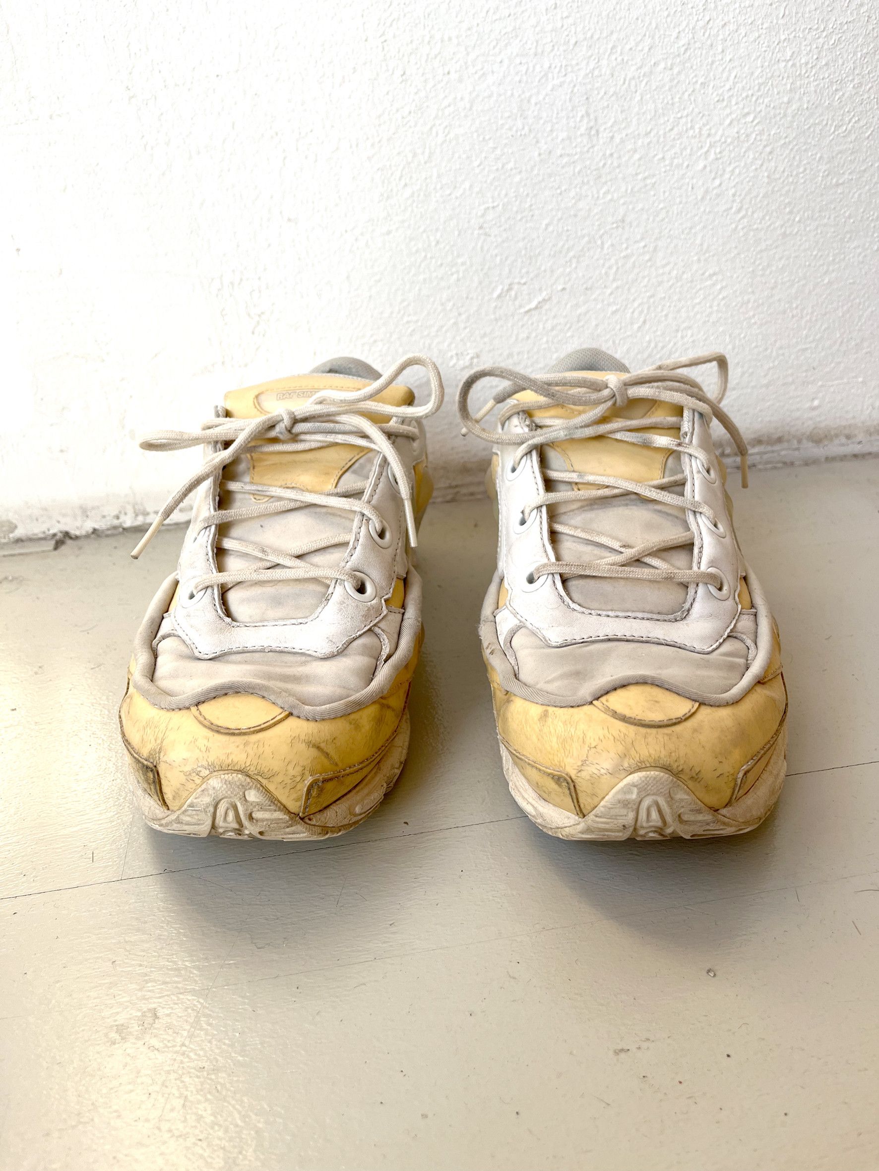 Adidas × Raf Simons Ozweego Bunny Cream Size US 11 / EU 44 - 12 Thumbnail