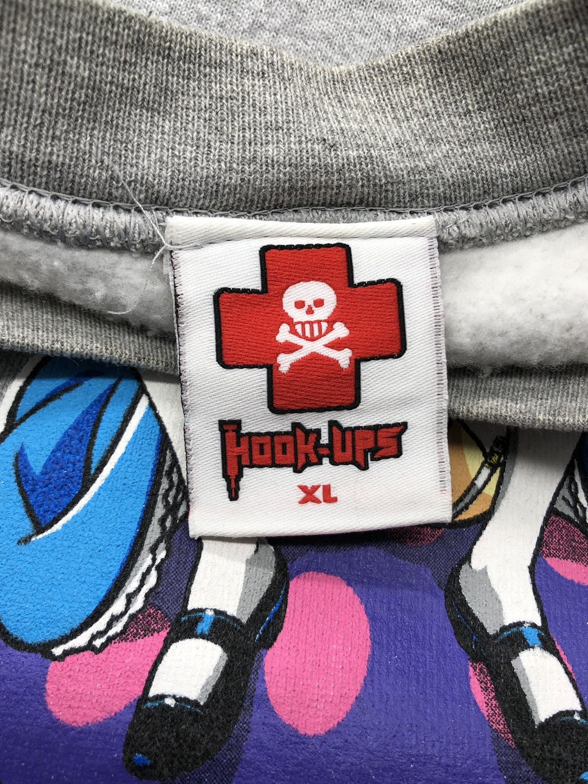 Hook-Ups Very Rare 90s Vtg Hook-Ups Alice In Wonderland Sweatshirt Size US XL / EU 56 / 4 - 3 Thumbnail