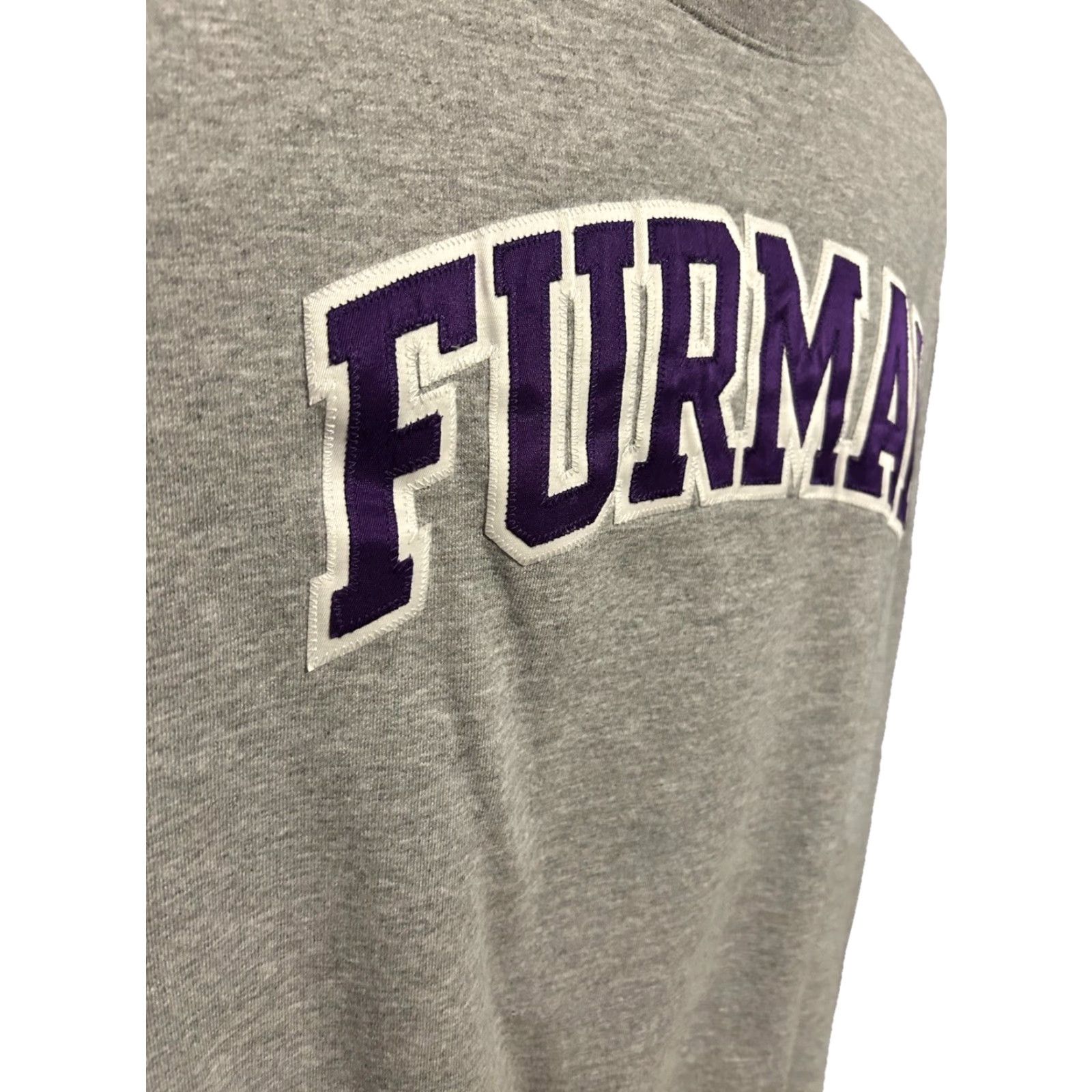 Champion VINTAGE Champion Furman University Sweatshirt Pullover Adult XL Gray Purple Logo Crew Neck Long Sleeve Solid Men Size US XL / EU 56 / 4 - 4 Thumbnail