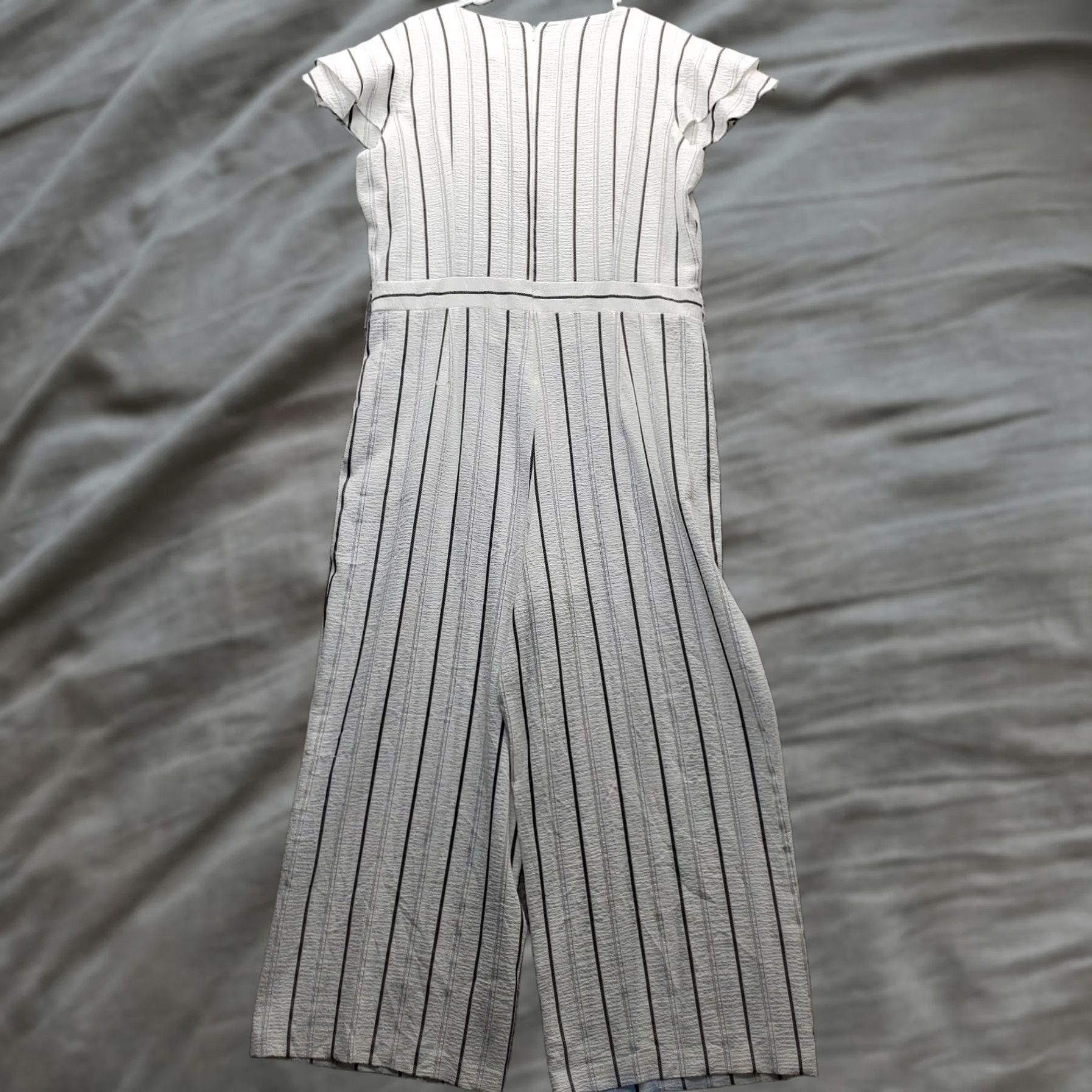 Calvin Klein Calvin Klein Jumpsuit Womens Size 16 White Black Striped Flutter Sleeve Back Zip Shirt? Size 38" / US 16 / IT 52 - 1 Thumbnail