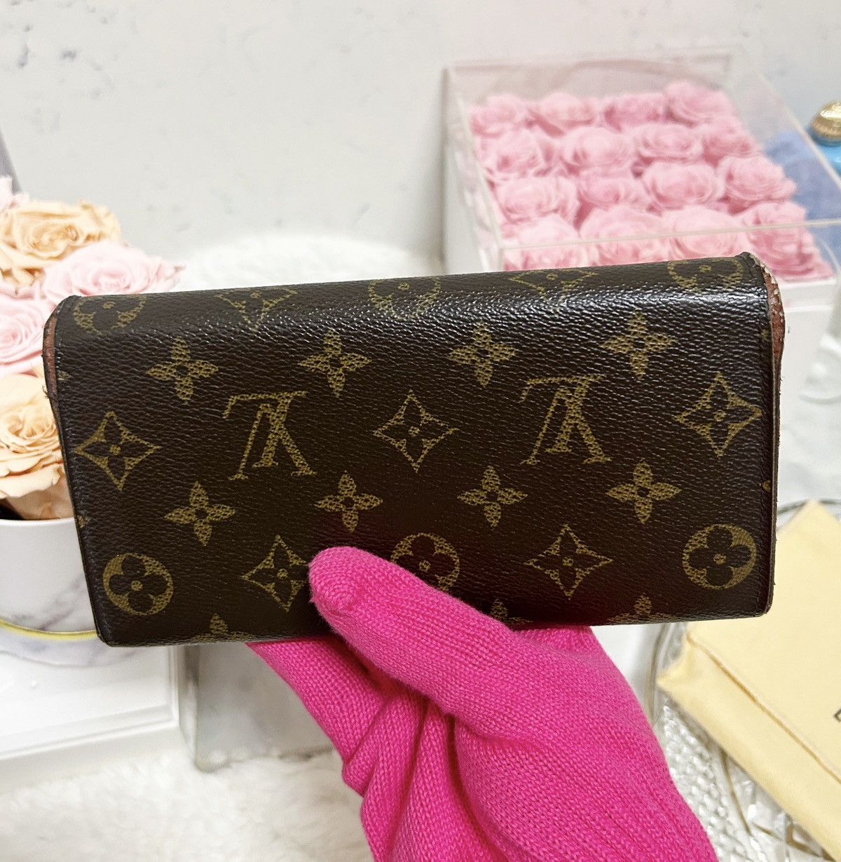 Louis Vuitton Authentic Louis Vuitton Classic Monogram Vintage Sara Wallet Size ONE SIZE - 7 Thumbnail