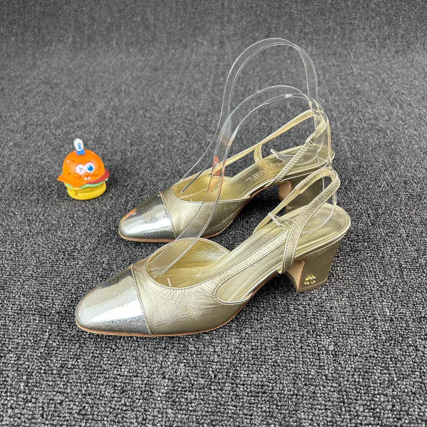 Chanel Chanel Women's Classic Gold Color Blocked Heels 35.5 Size US 5 / IT 35 - 1 Thumbnail