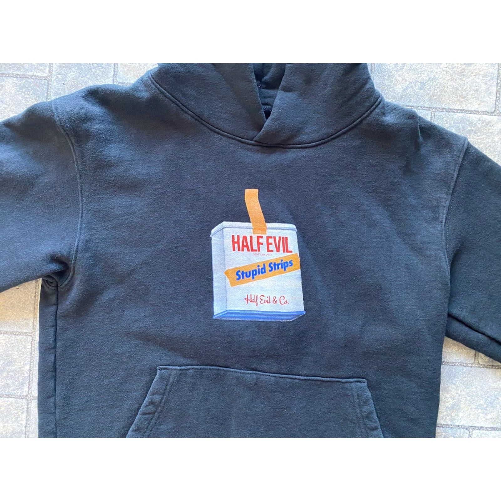 Half Evil VINTAGE 333 Half Evil SMALL Stupid Strips Black Graphic Hoodie Sweatshirt Mens Small Black Stupid Strips Bandages Pullover Size US S / EU 44-46 / 1 - 5 Thumbnail