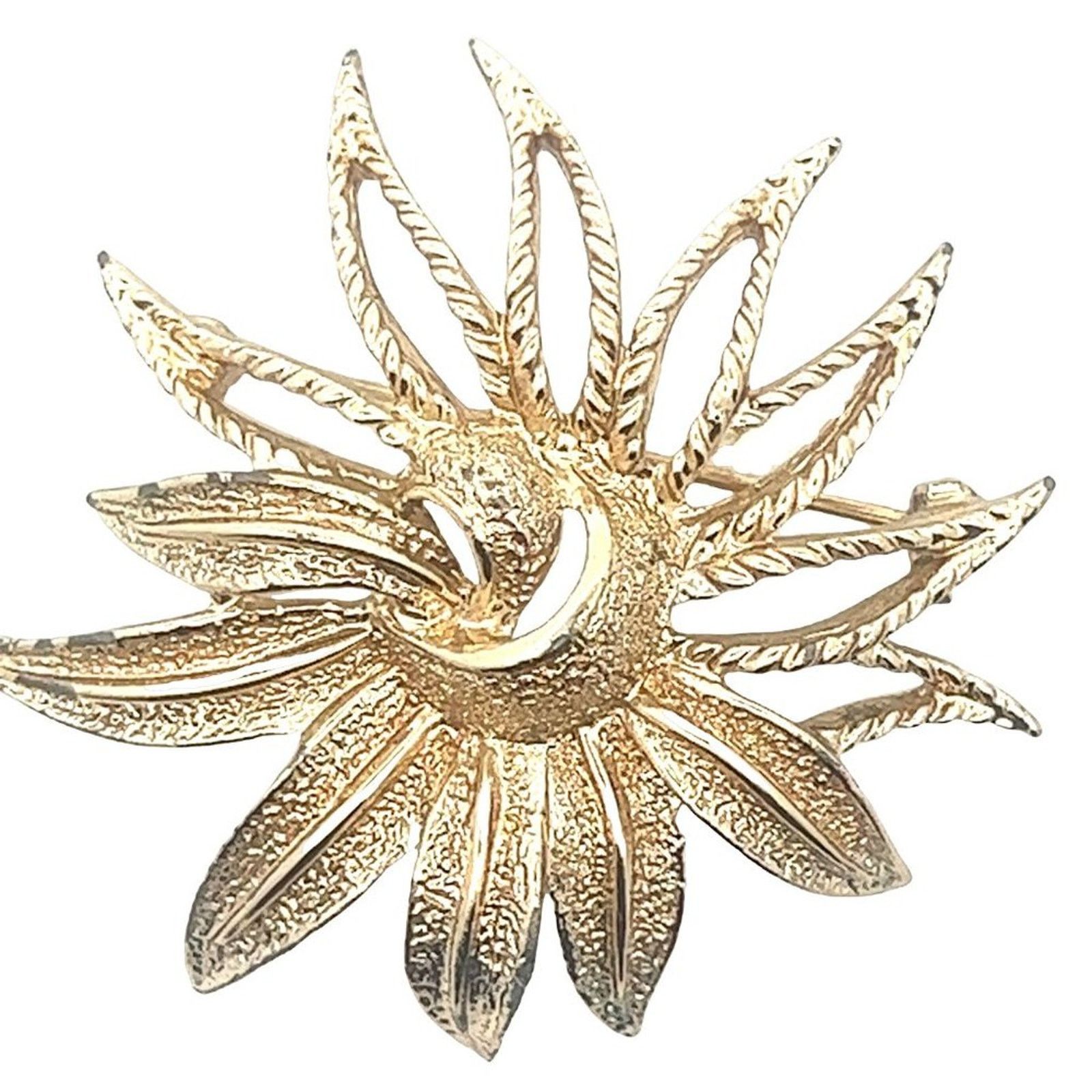 & Other Stories Vintage Sarah Coventry Gold toned Demi Flower Petal Brooch Size ONE SIZE - 4 Thumbnail