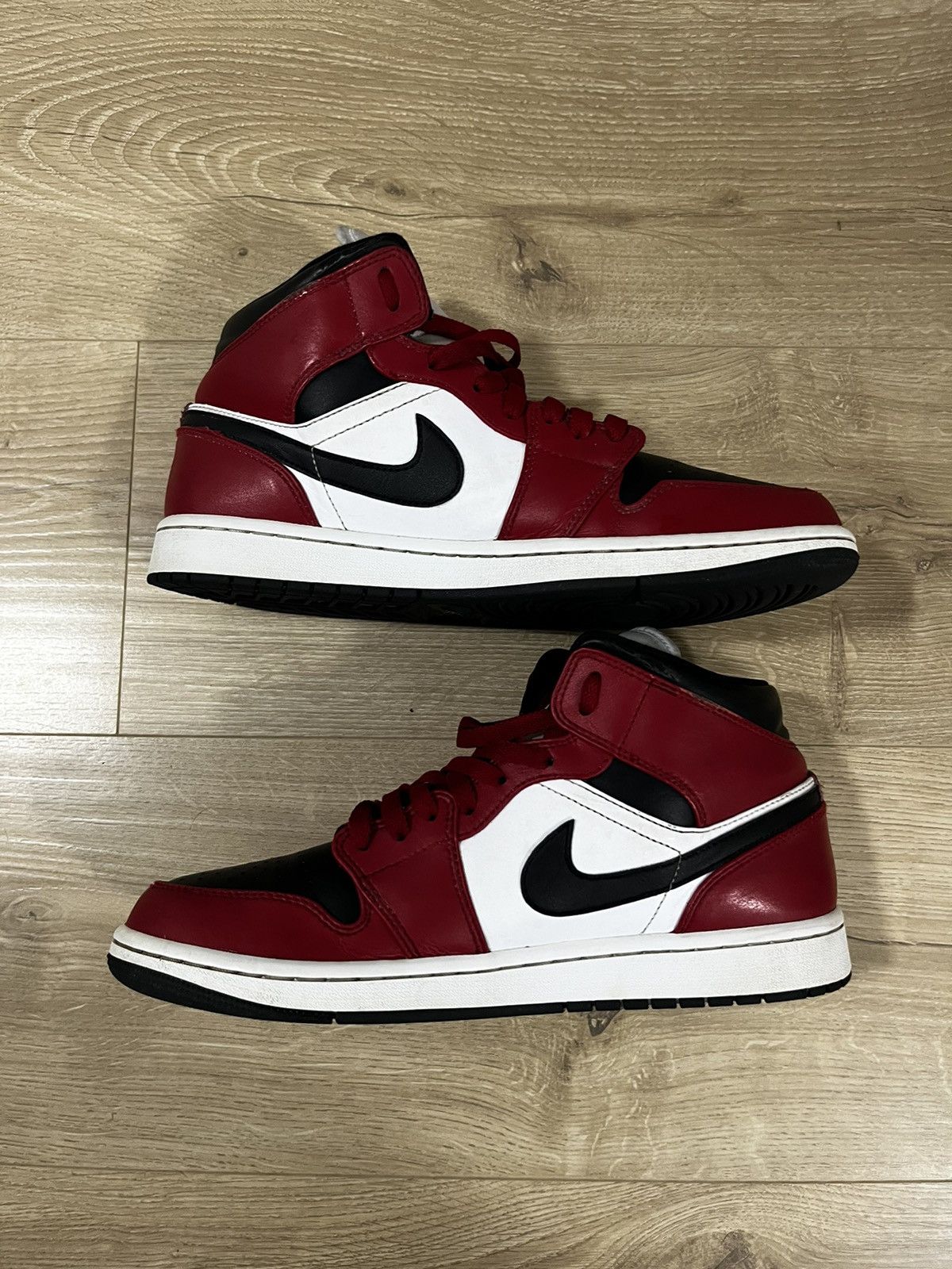 Jordan Brand × Nike CHICAGO BLACK TOE MID Size US 10 / EU 43 - 2 Thumbnail