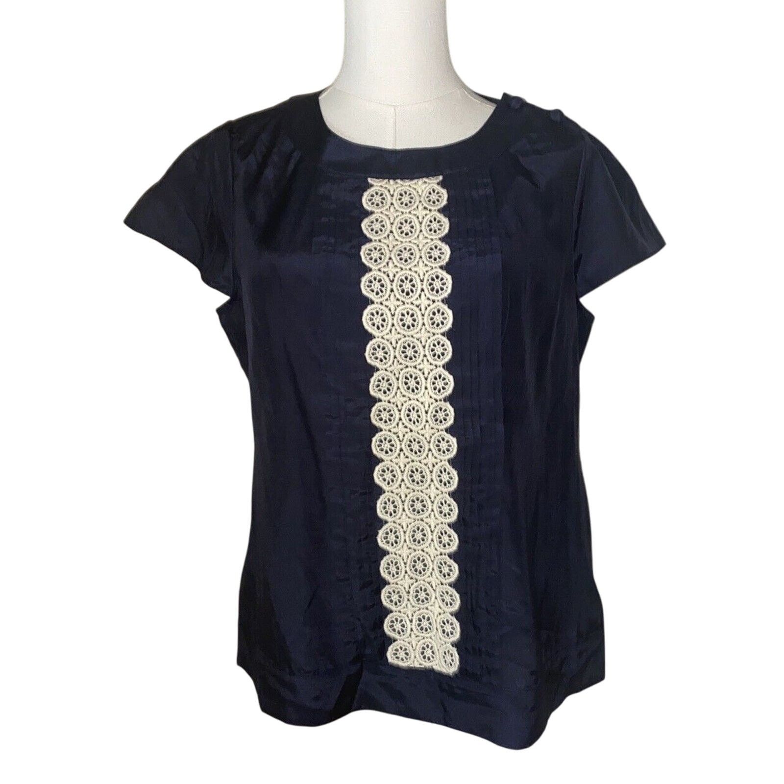 Banana Republic Banana Republic Womens Blouse Medium Navy Silk Blend Size M / US 6-8 / IT 42-44 - 1 Thumbnail