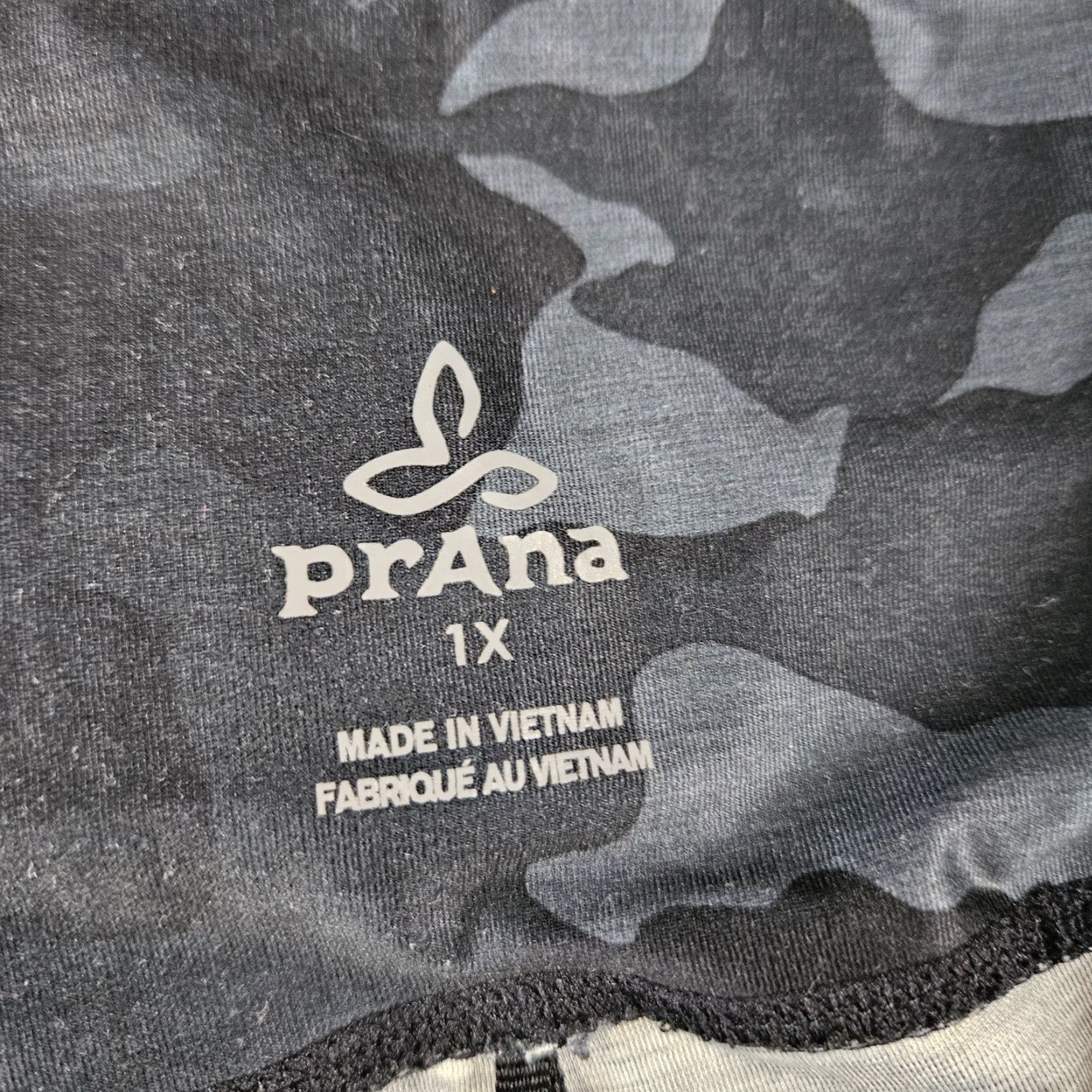 Prana VINTAGE Prana Womens Leggings 1X Black Gray Camo Pull On Pockets Size 40" / US 18 - 7 Thumbnail