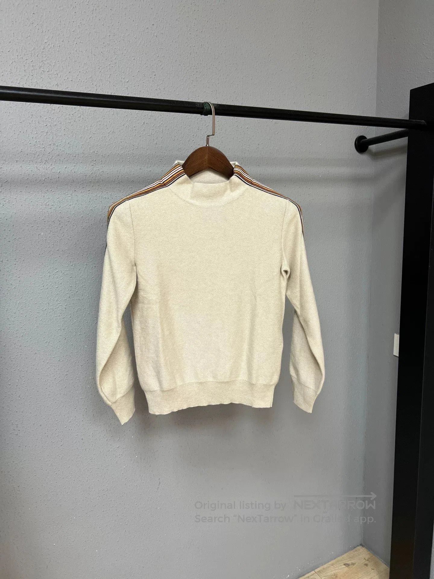 Loro Piana Loro Piana Goat Cashmere Sweater in Beige. Size S / US 4 / IT 40 - 1 Thumbnail