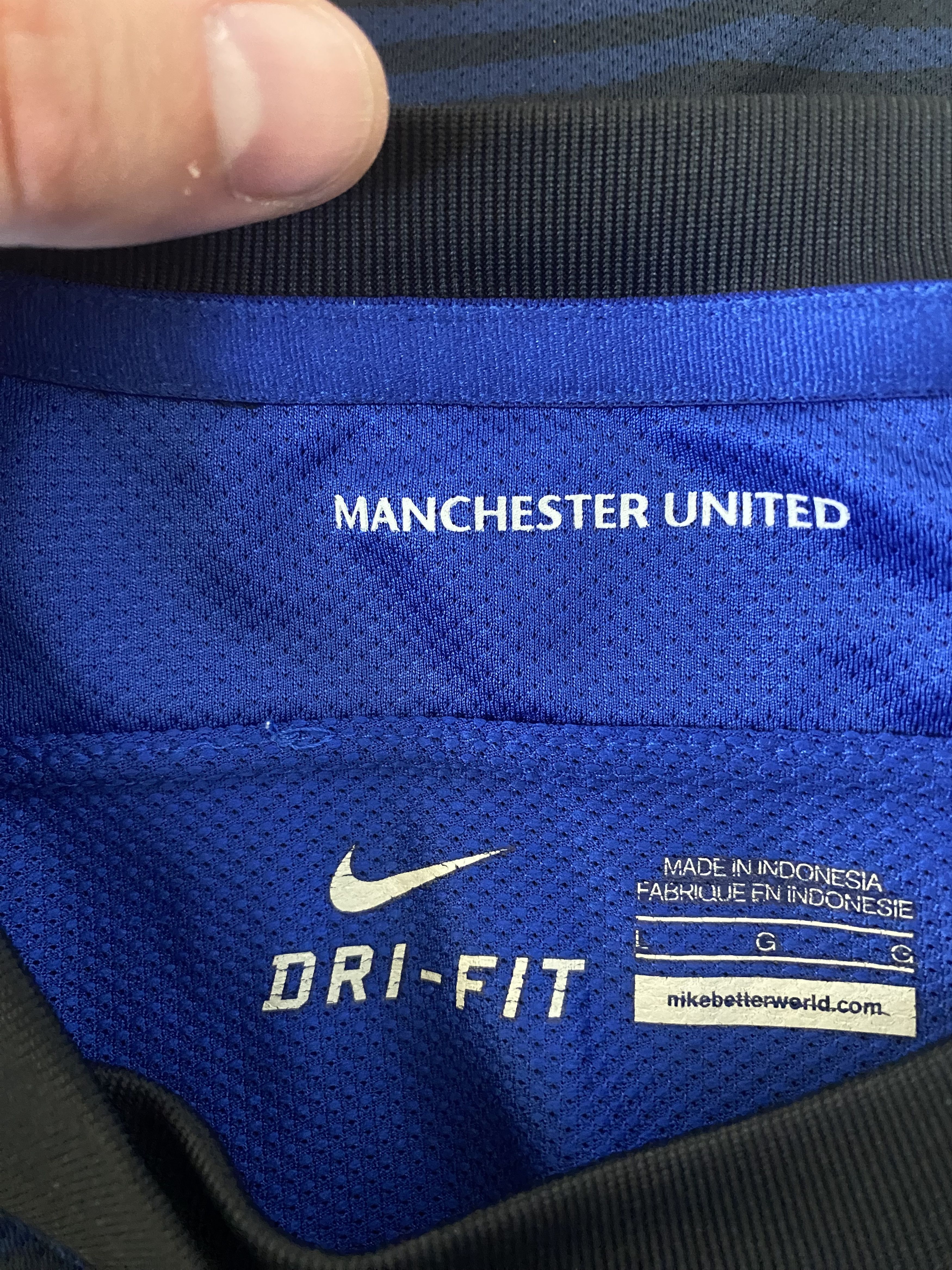 Nike MANCHESTER UNITED 2011 - 2012 - Nike - 140 - 152 - UNIQUE Size US XXS / EU 40 - 4 Thumbnail