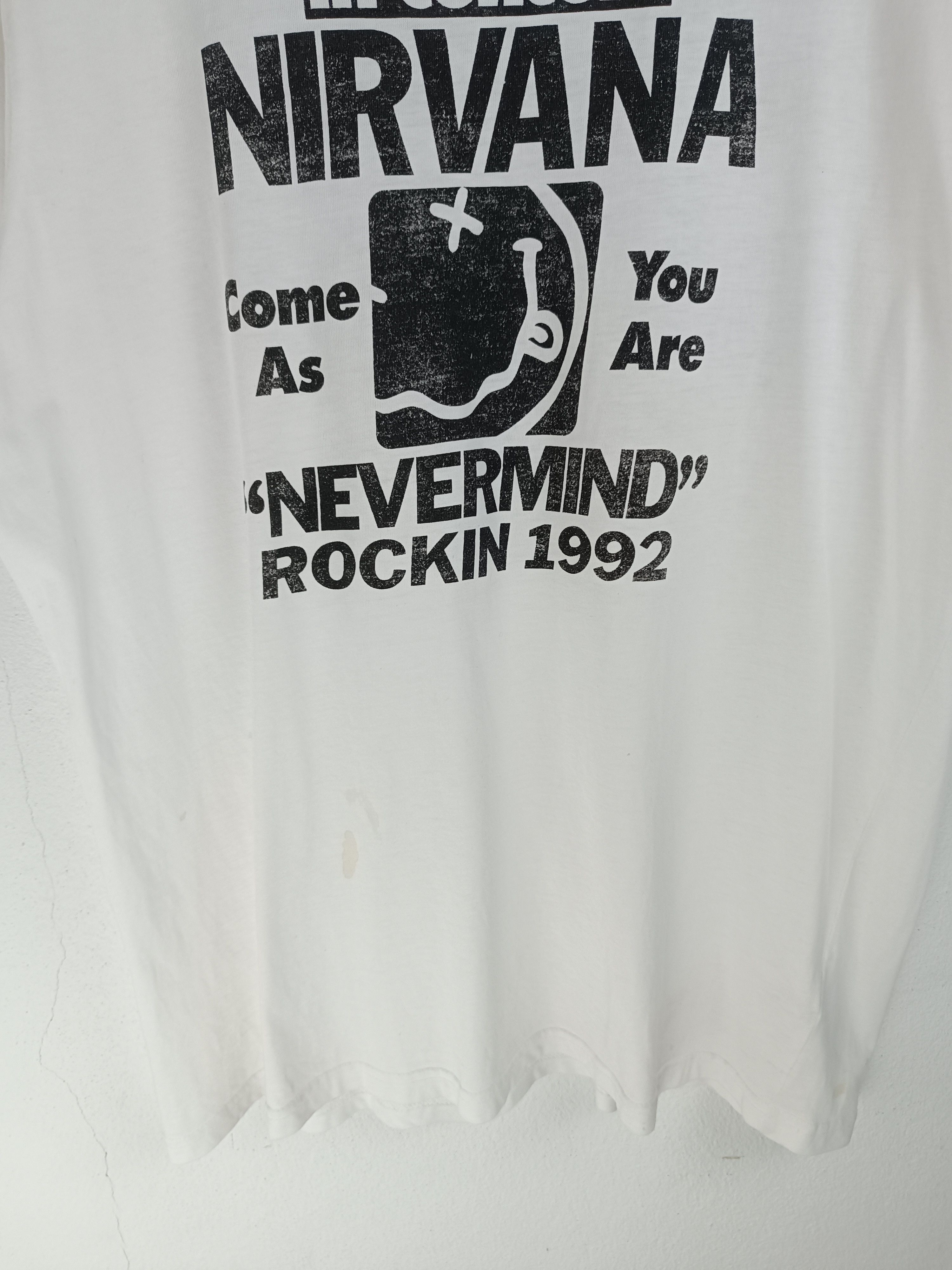 Vintage VINTAGE NIRVANA IN CONCERT ROCKING NEVERMIND 1992 GRUNGE TEE Size US M / EU 48-50 / 2 - 6 Thumbnail