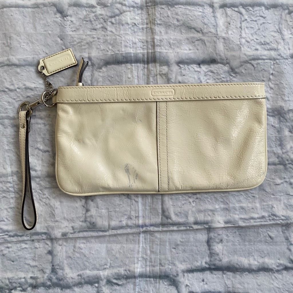 Coach Coach wristlet zipper close clutch purse white 10.5”x5.5” Size ONE SIZE - 1 Thumbnail
