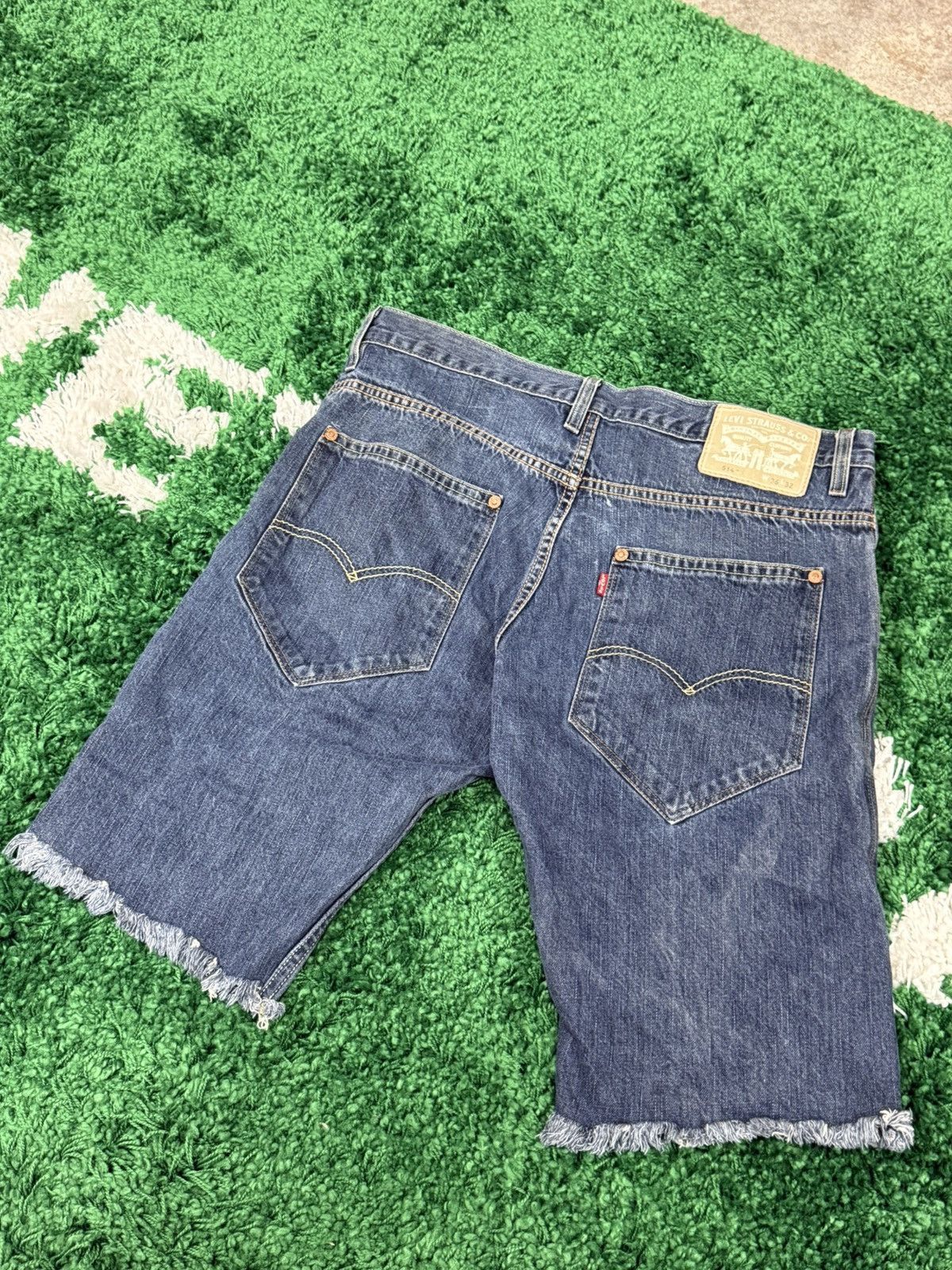 Levi's Levi's Denim Jean Shorts Raw Blue 514 36 x 32 Size US 36 / EU 52 - 1 Thumbnail