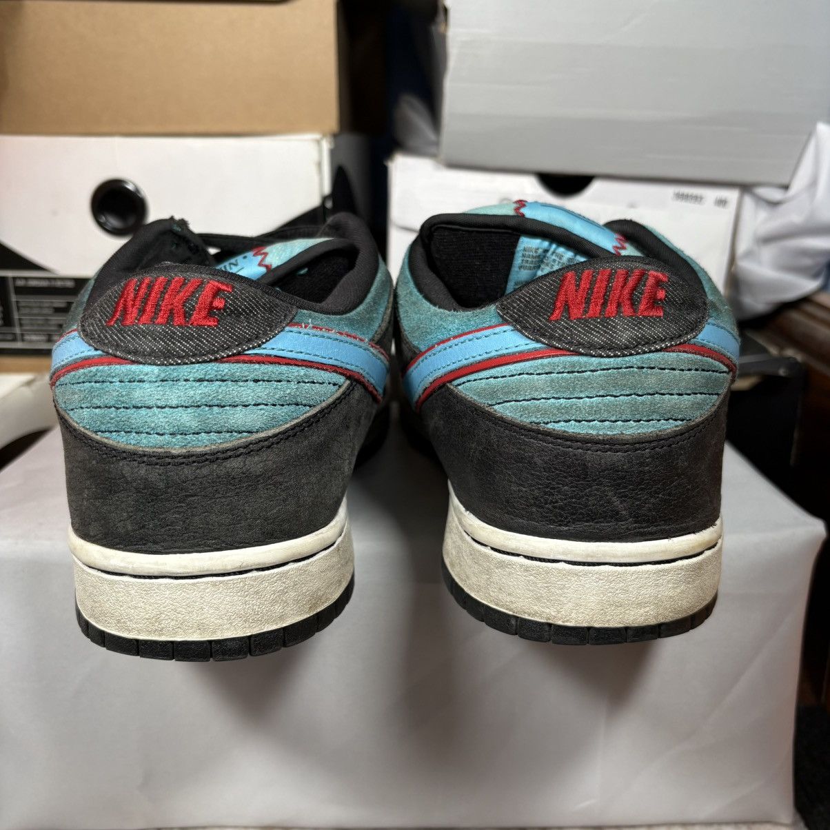 Nike Size 10.5 - Nike Dunk Premium SB Low Angels & Demons Size US 10.5 / EU 43-44 - 4 Thumbnail
