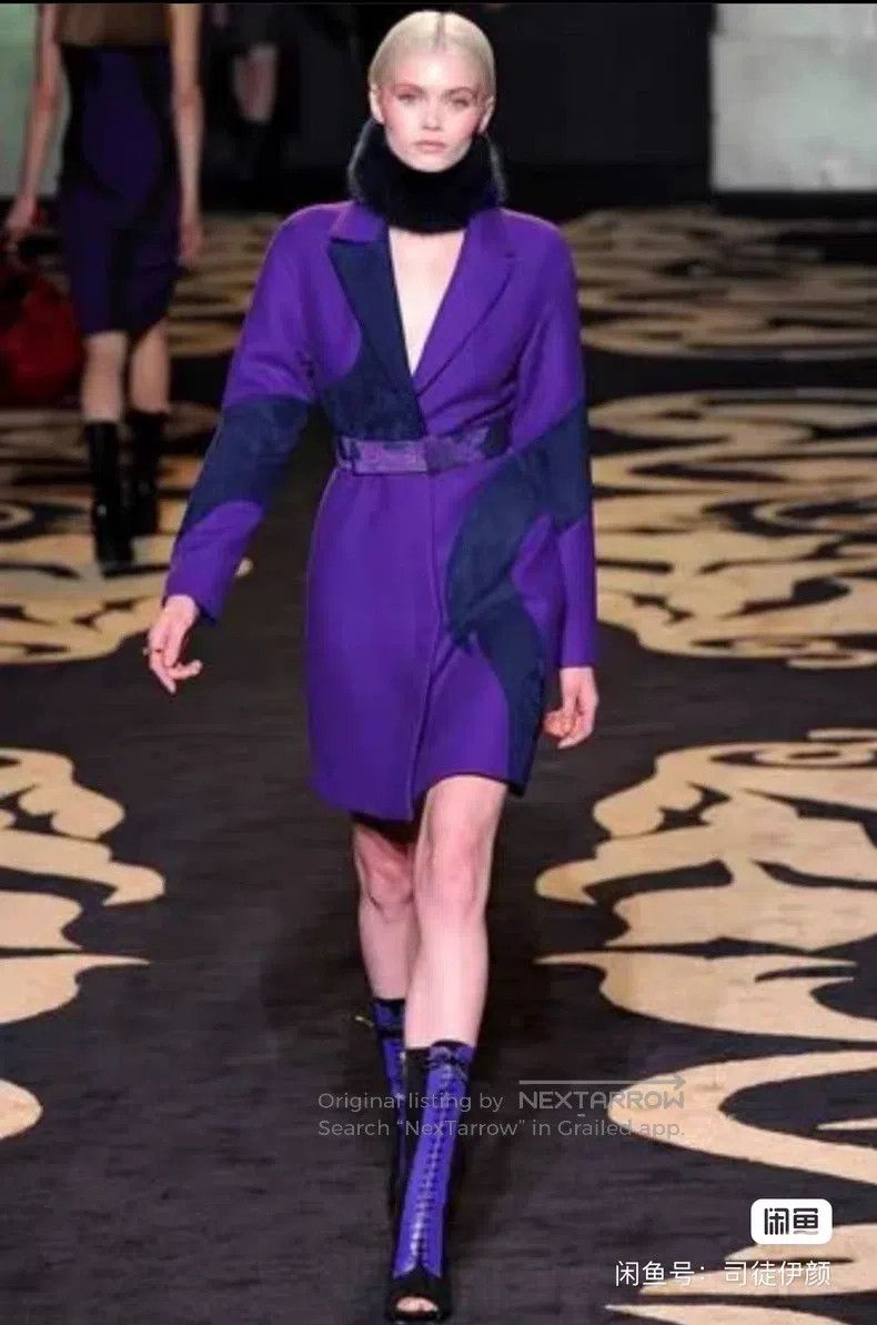 Versace Versace Classic wool dress Size M / US 6-8 / IT 42-44 - 9 Thumbnail