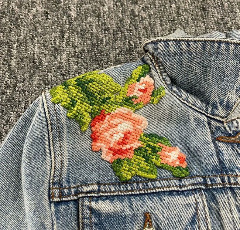 Gucci Gucci Embroidered tiger and little bee denim jacket 2505-Ne Size XS / US 0-2 / IT 36-38 - 4 Thumbnail
