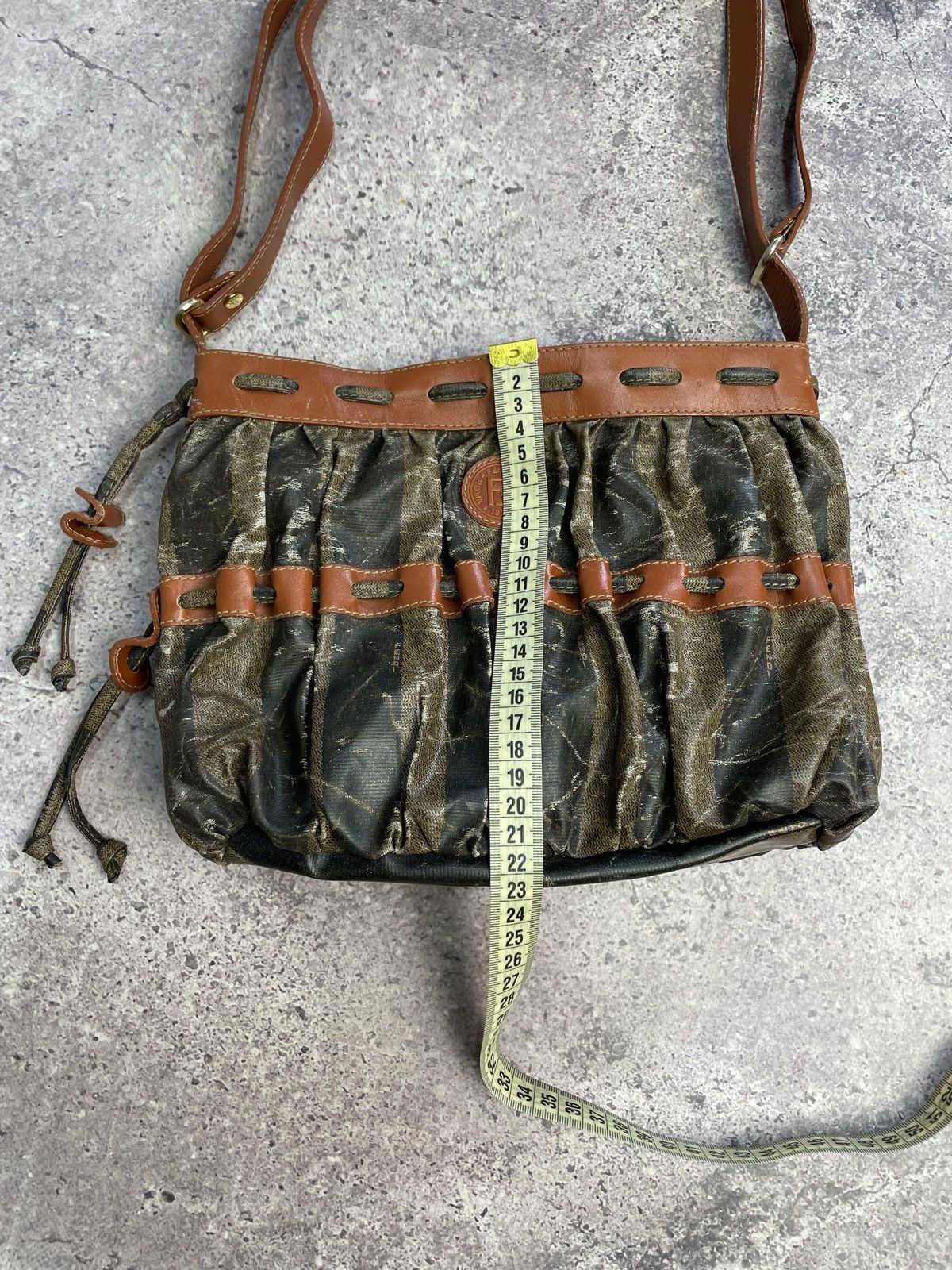 Fendi Fendi Vintage Brown Leather Shoulder Bag Size ONE SIZE - 18 Thumbnail