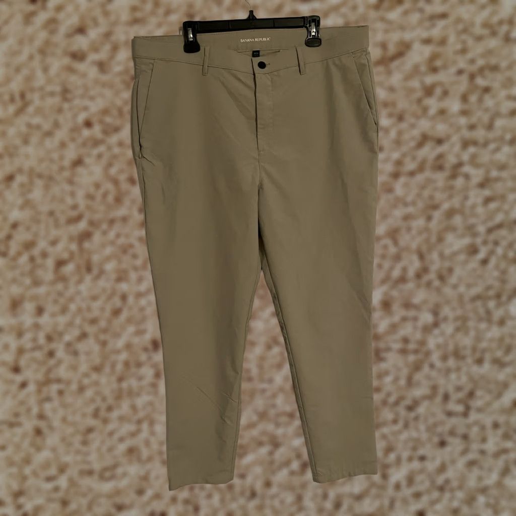 Banana Republic Banana Republic Pants Chinos Men's 40x34 Beige Khaki Tech Athleisure Polyester Size US 40 / EU 56 - 1 Thumbnail