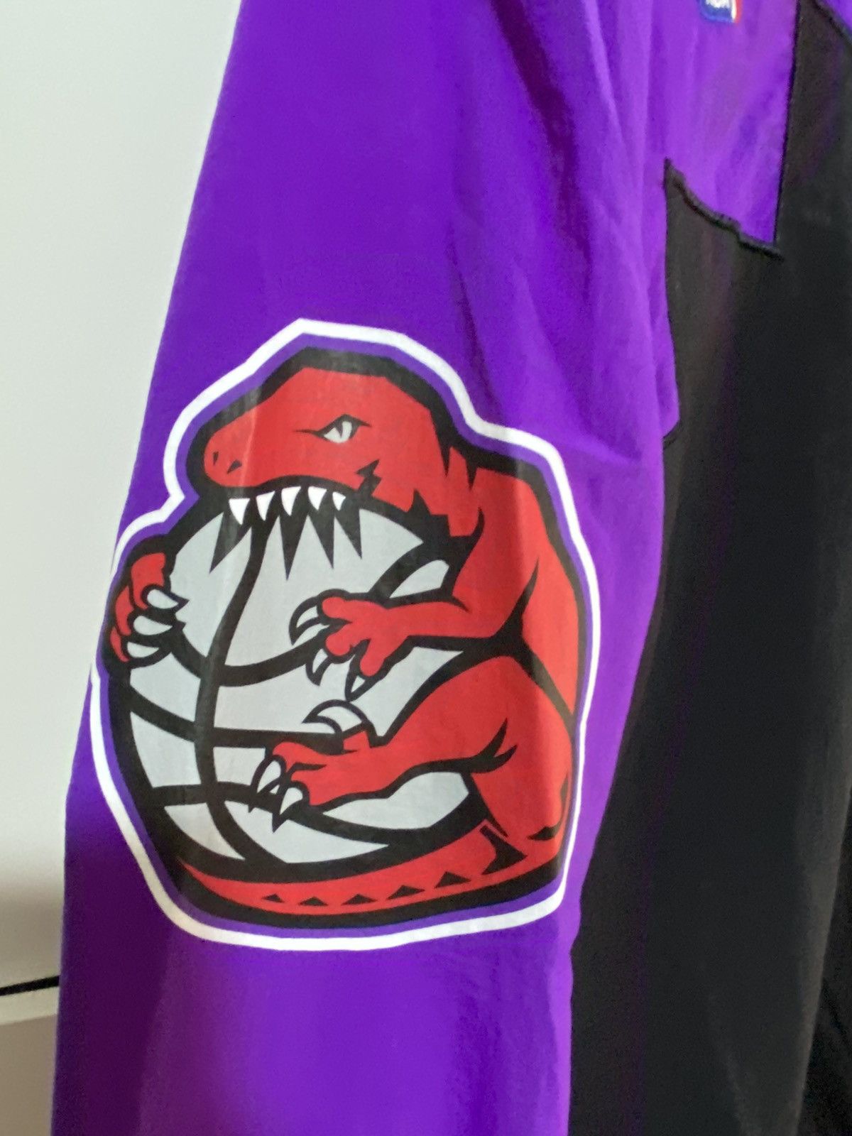 Mitchell & Ness Mitchell & Ness Raptor jacket size XL, black purple, used Size US XL / EU 56 / 4 - 6 Thumbnail