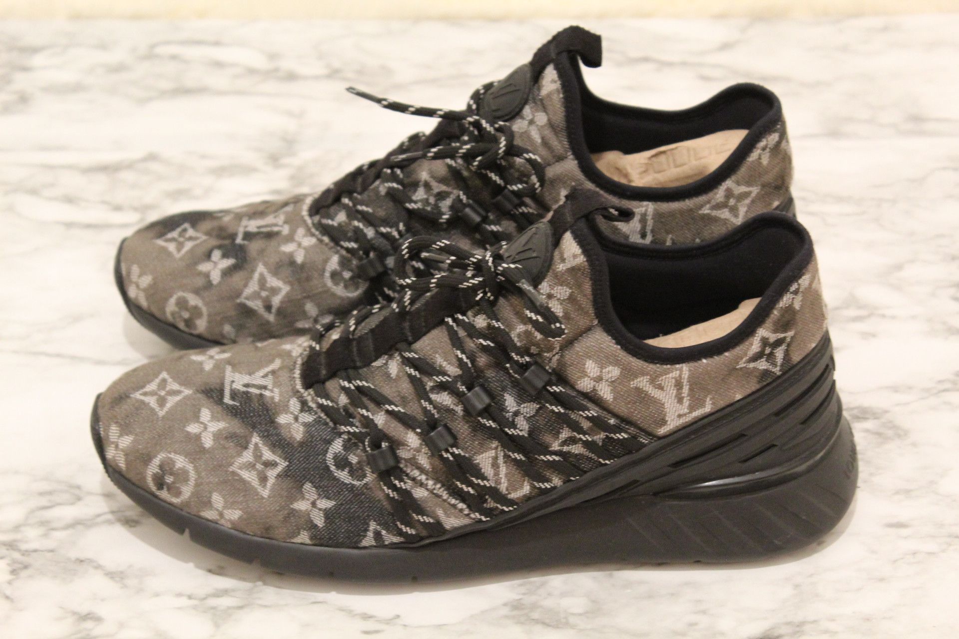 Louis Vuitton Louis Vuitton Fastlane Monogram Sneakers Black Denim Size US 9.5 / EU 42-43 - 1 Thumbnail