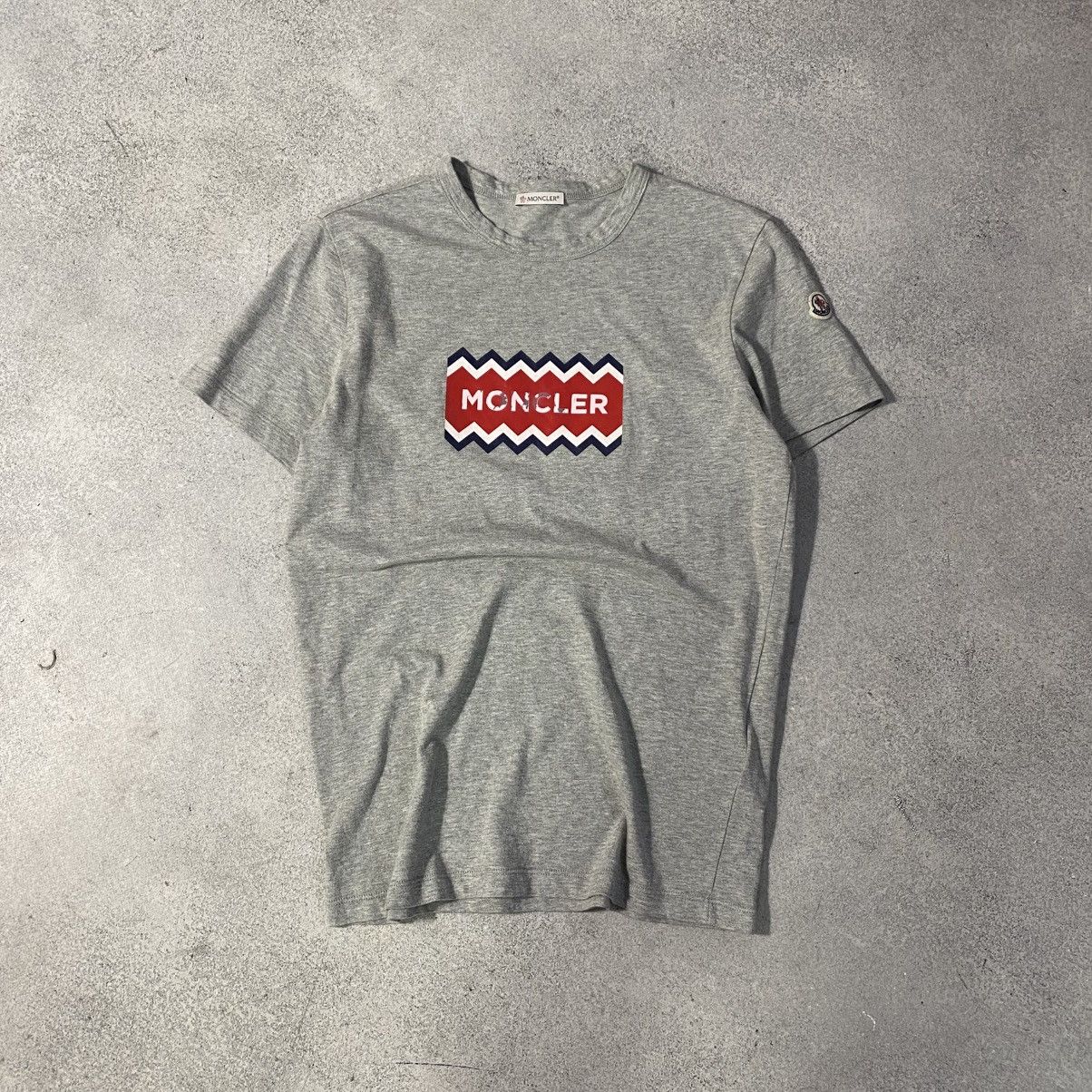Moncler Moncler T-Shirt big logo luxury Size US S / EU 44-46 / 1 - 1 Thumbnail