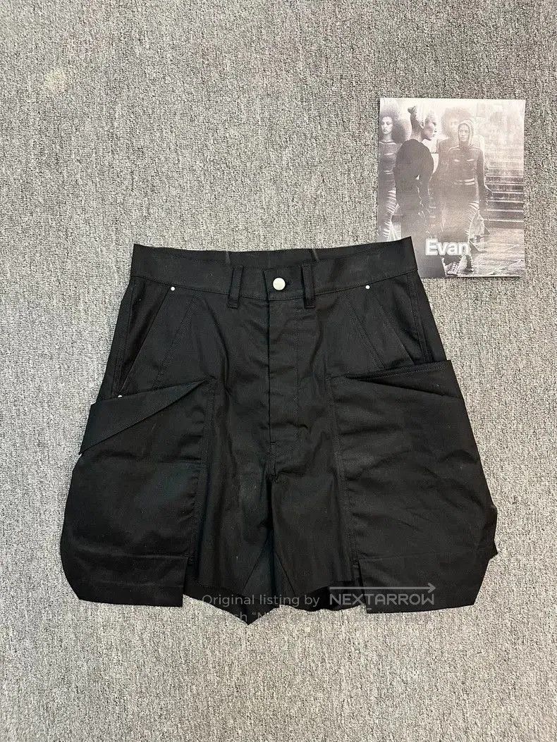 Rick Owens Rick Owens Black Cargo Shorts for Men. Size US 28 / EU 44 - 1 Thumbnail
