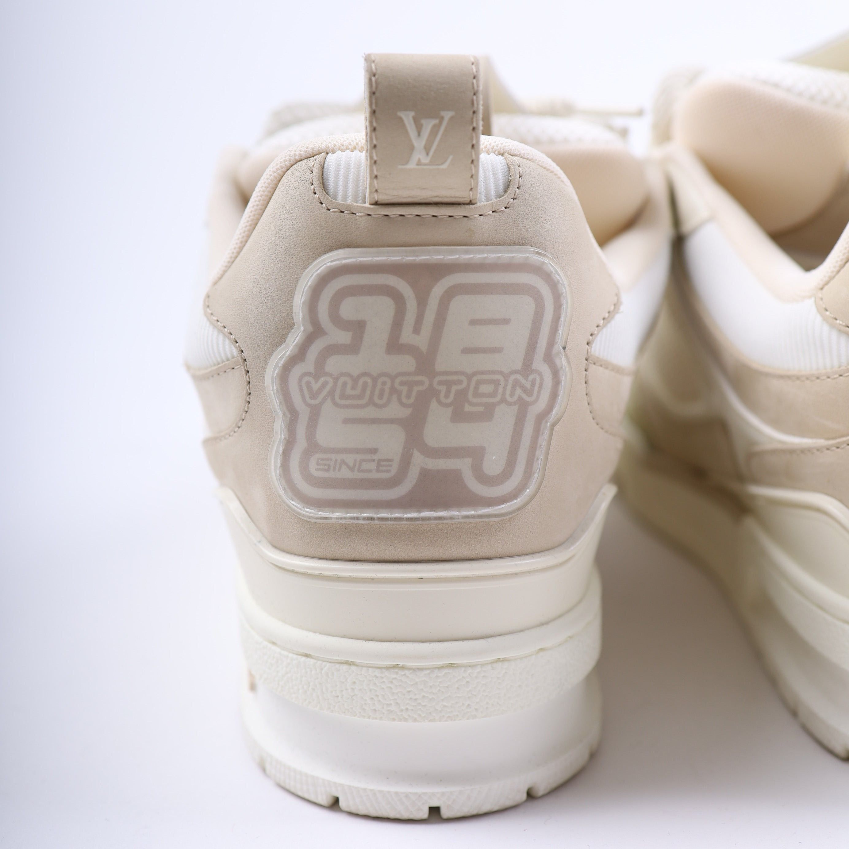 Louis Vuitton LOUIS VUITTON WHITE SKATER SNEAKERS SIZE LV 8 Size US 8 / EU 41 - 8 Thumbnail