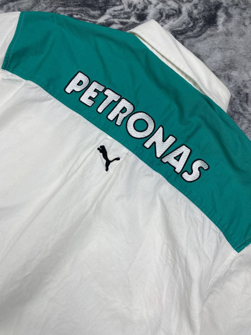 Puma Vintage Puma Red Bull Sauber Petronas Team Big Logo Size US M / EU 48-50 / 2 - 11 Thumbnail