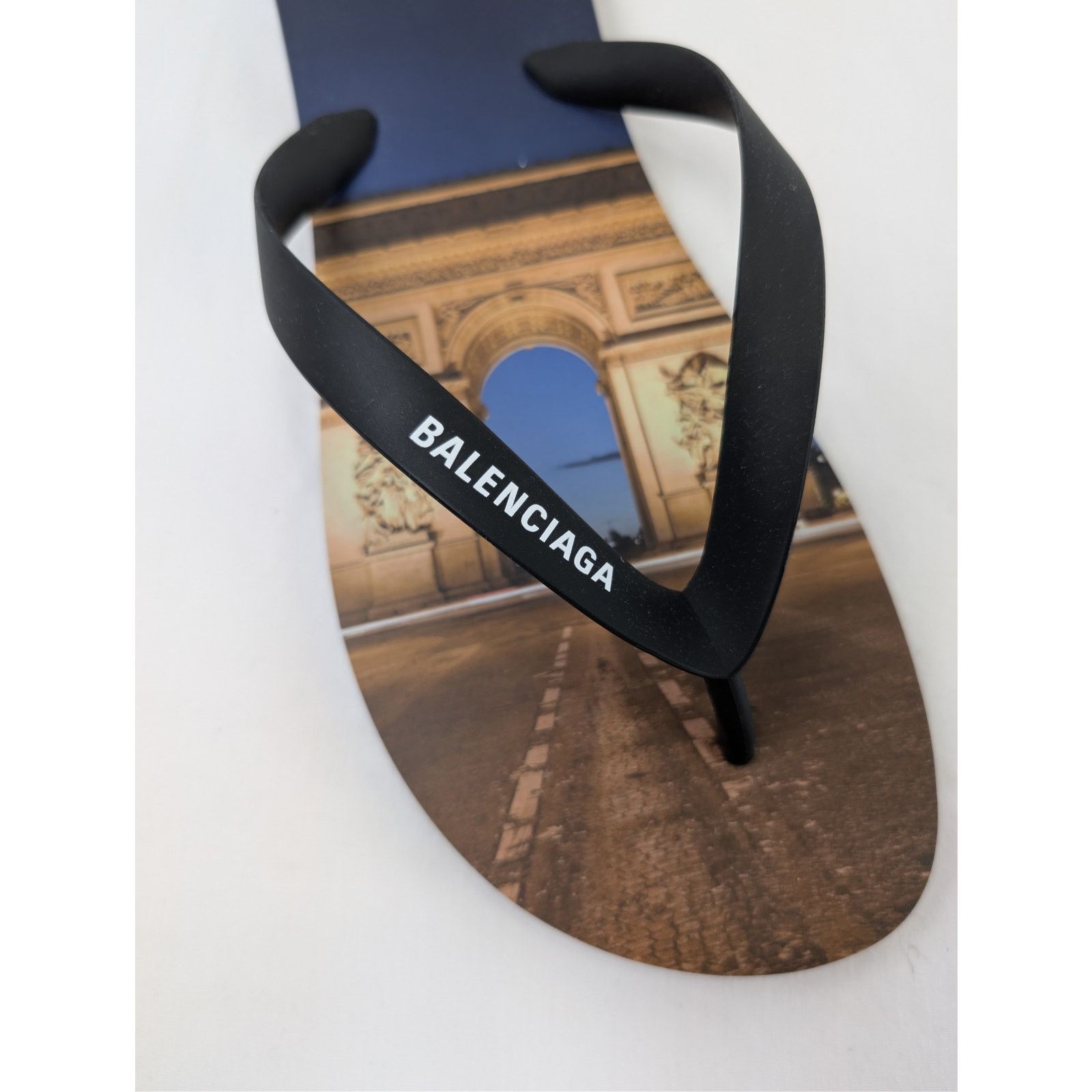Balenciaga o1rshd1 Souvenir Thong TPU Monument Print Slipper in Arc Size US 9 / EU 42 - 11 Thumbnail