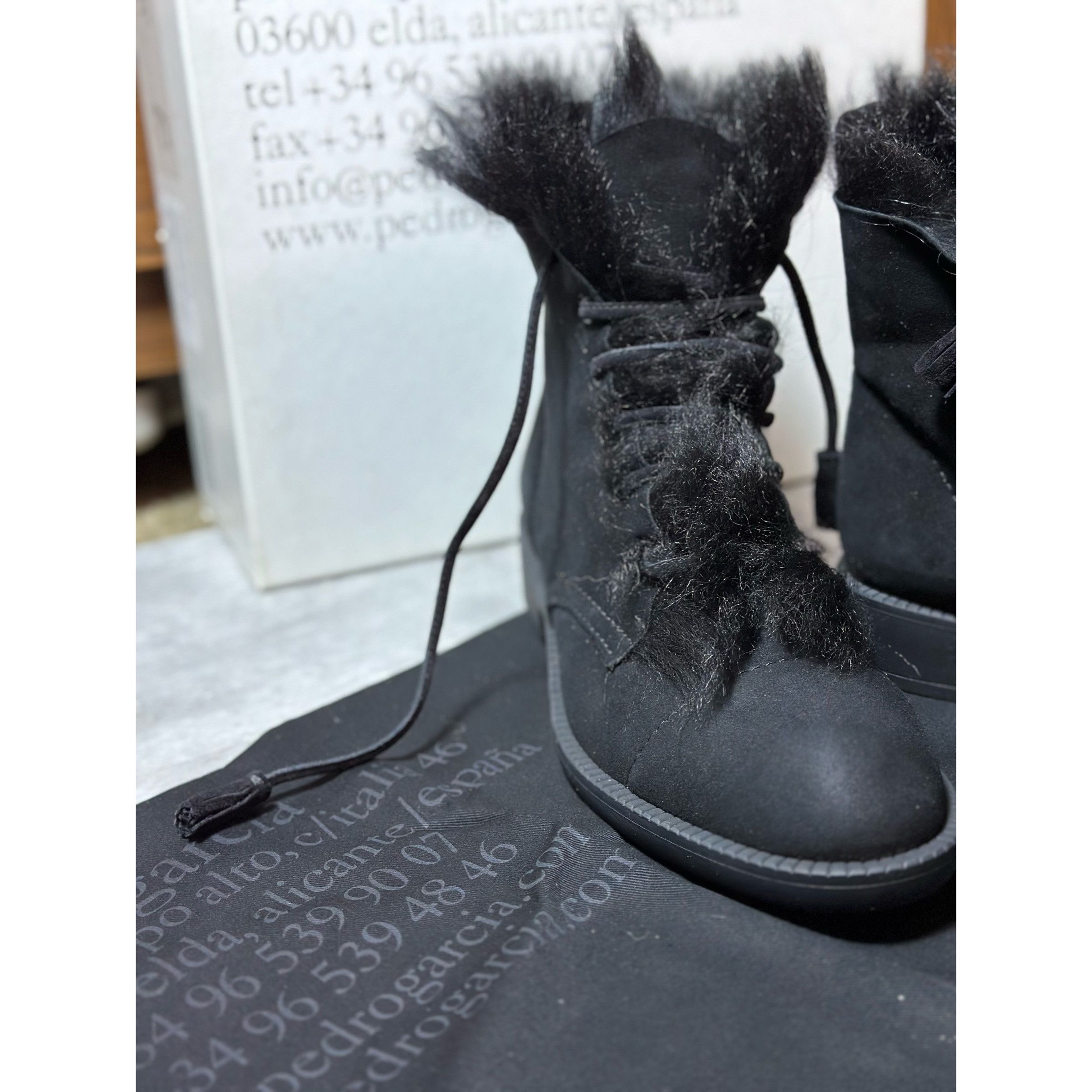 Pedro Garcia Pedro Garcia fur-lined lambskin lace-up boots Size US 11 / IT 41 - 16 Thumbnail