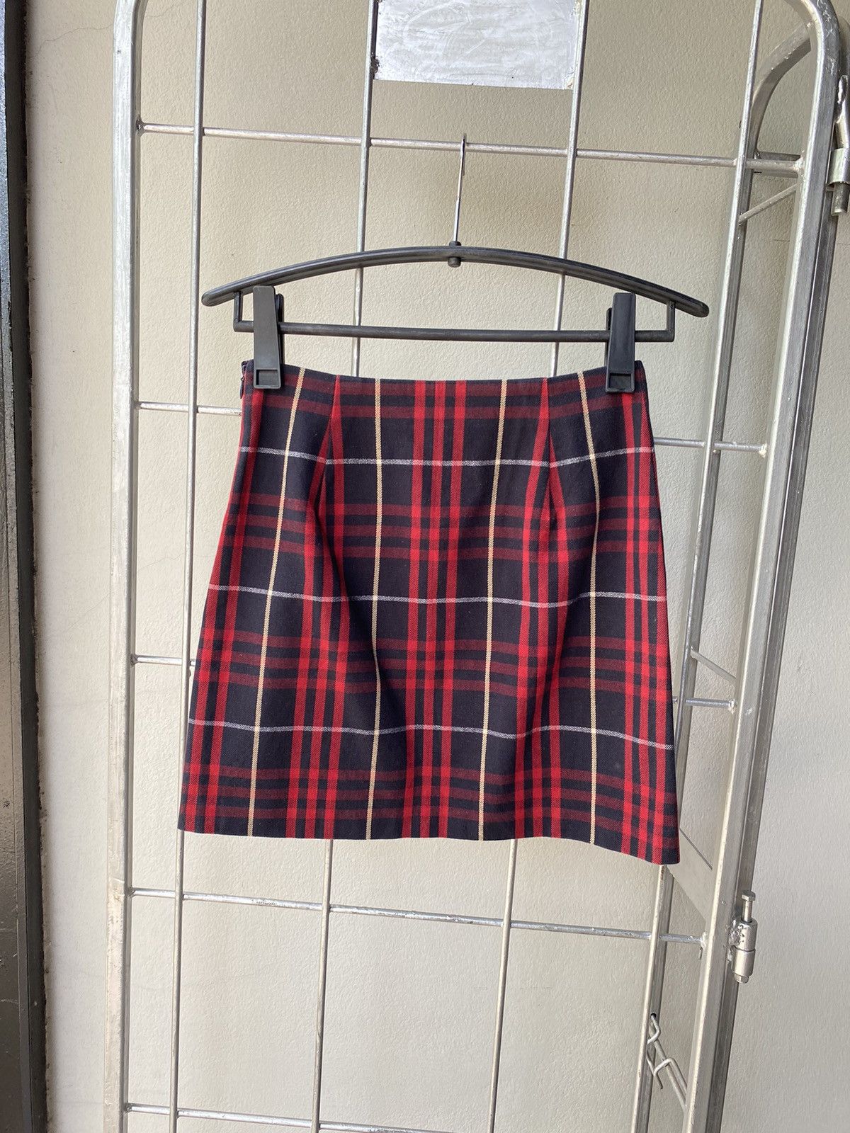Burberry Burberry Y2K red nova check skirt Size 24" / US 00 / IT 34 - 3 Thumbnail