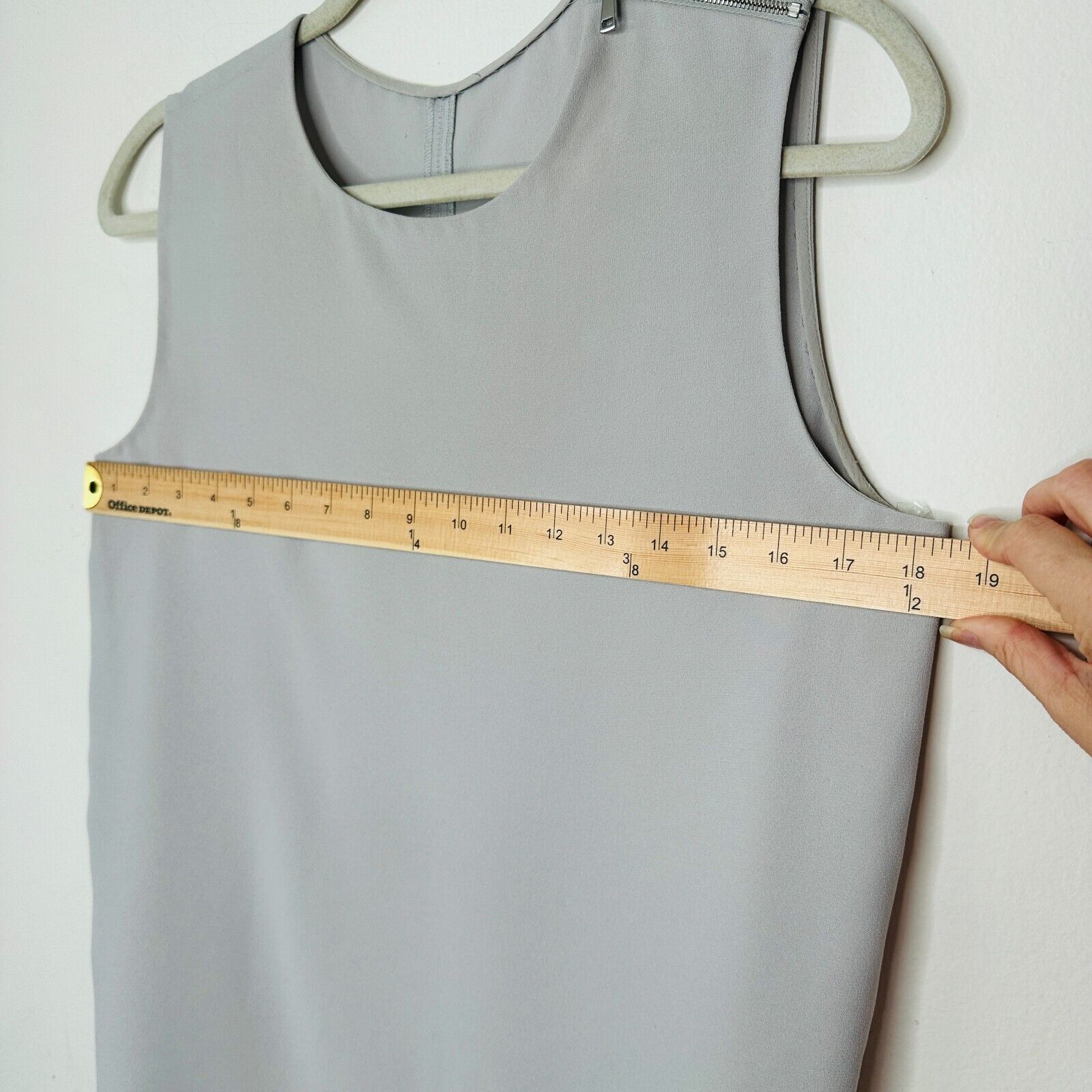 Other Stone Gray Sleeveless Blouse Shoulder Zip Split Curve Hem S Size S / US 4 / IT 40 - 5 Thumbnail