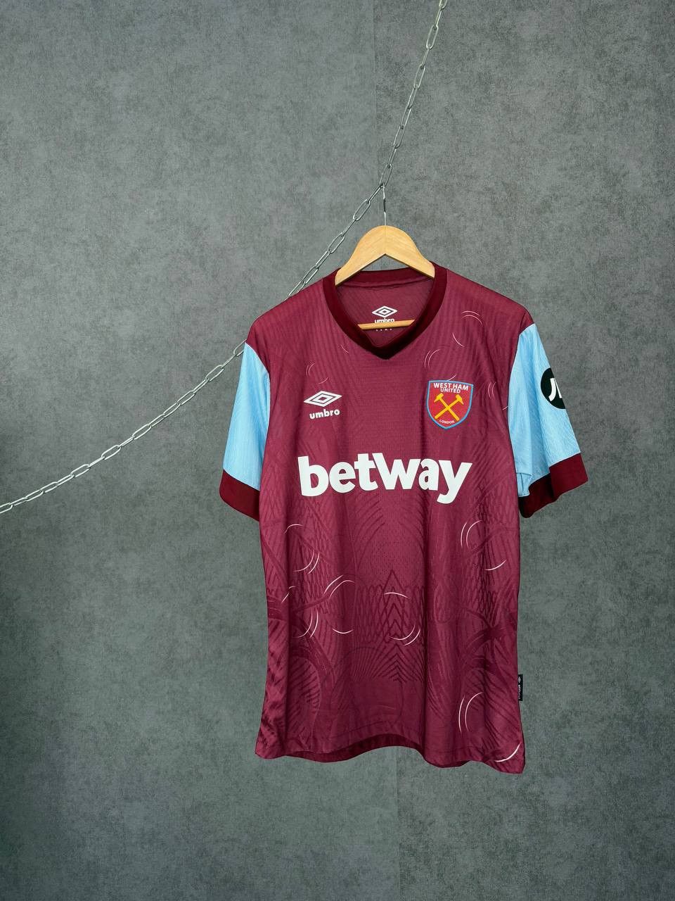 Umbro West Ham United umbro soccer jersey Size US L / EU 52-54 / 3 - 1 Thumbnail