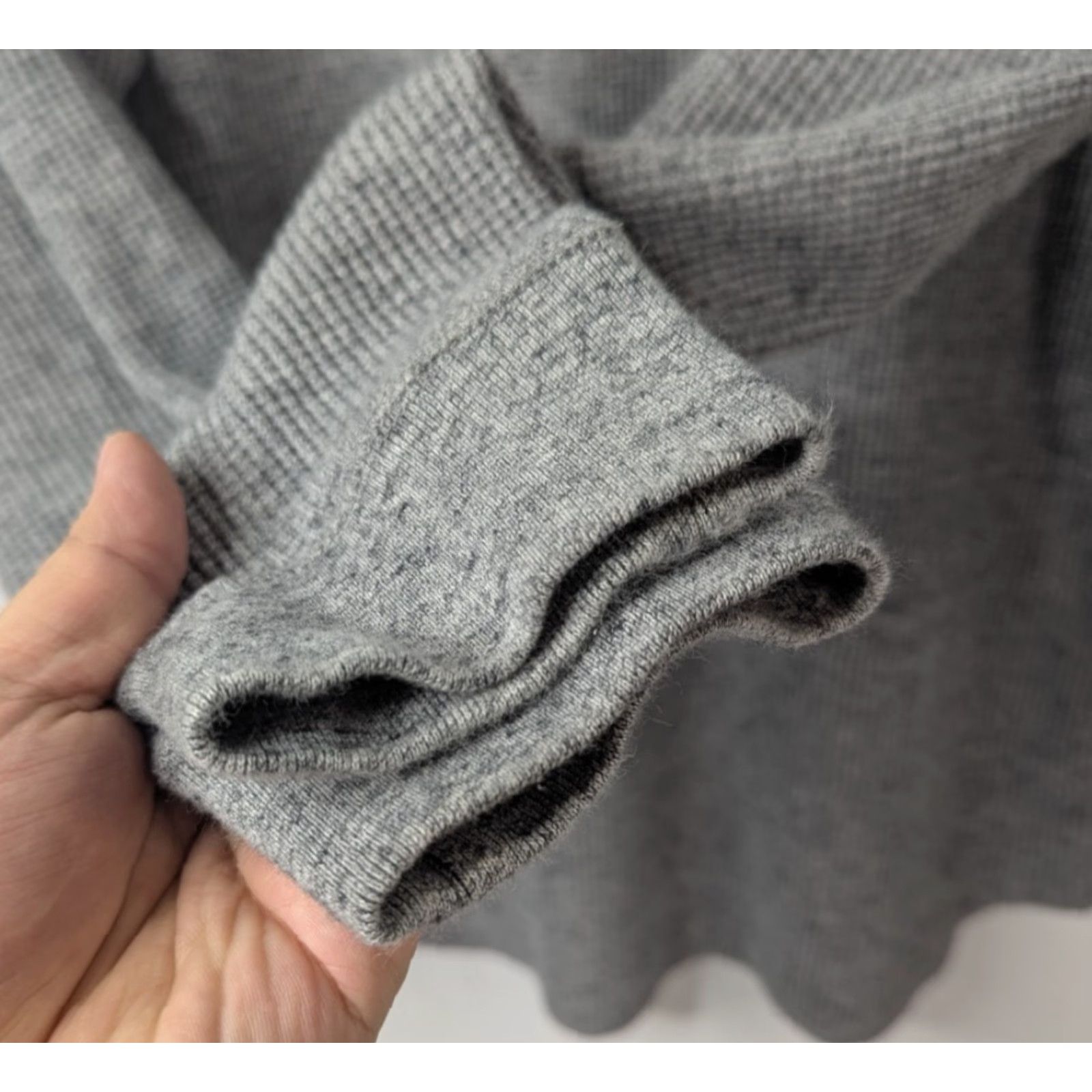 Uniqlo Uniqlo Thermal Shirt Mens Large Gray Knit Long Sleeve Waffle Henley Top Size US L / EU 52-54 / 3 - 3 Thumbnail