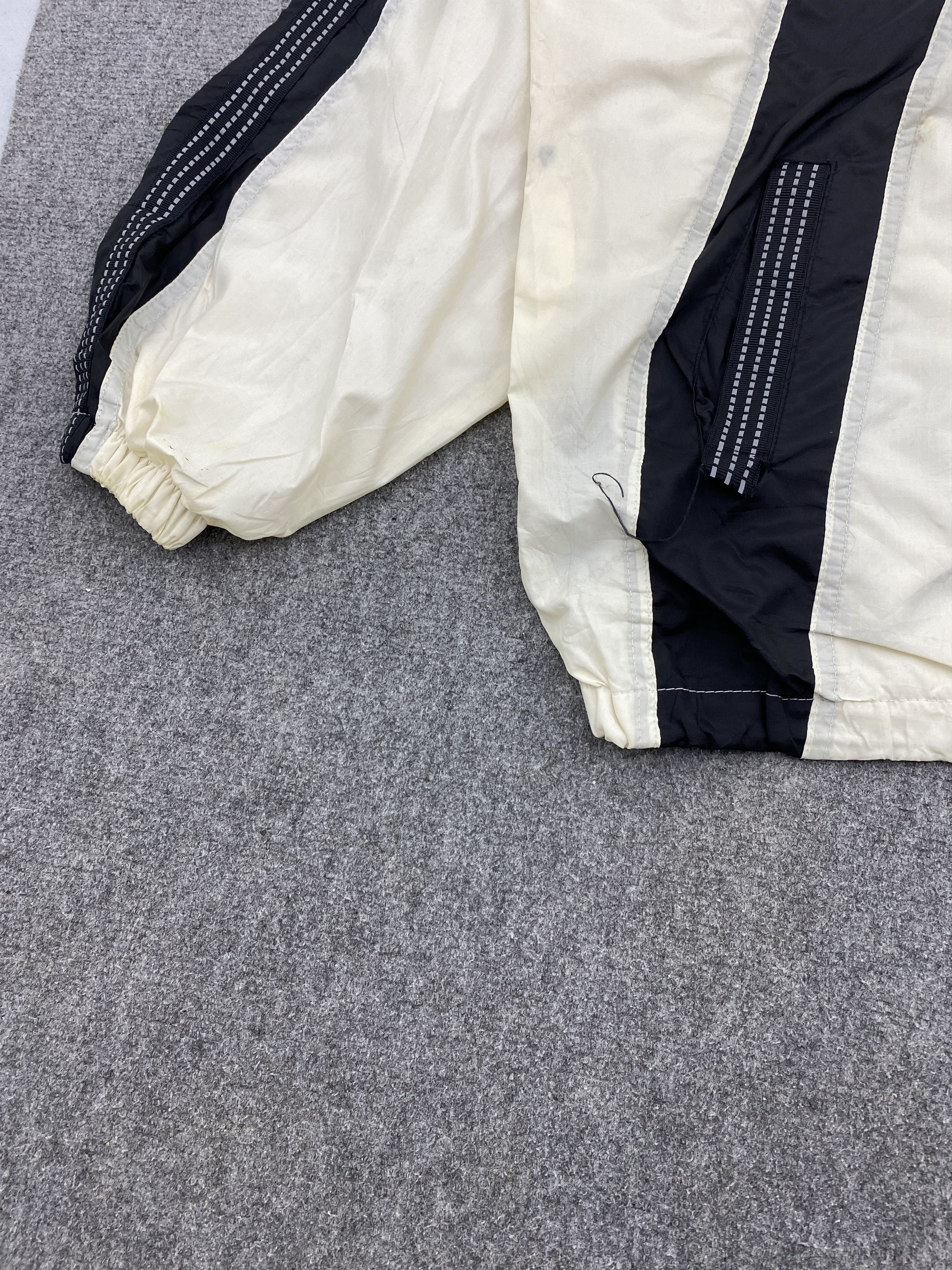 Designer × Karl Kani × Vintage Vintage Karl Kani Sport Windbreaker Reflective Jacket MJ0034 Size US L / EU 52-54 / 3 - 11 Thumbnail