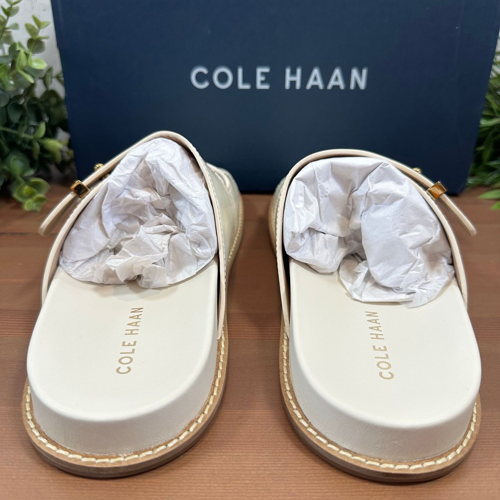 Cole Haan Cole Haan Marisol Footbed Sandals Ivory Patent Leather 8 Size US 8 / IT 38 - 6 Thumbnail