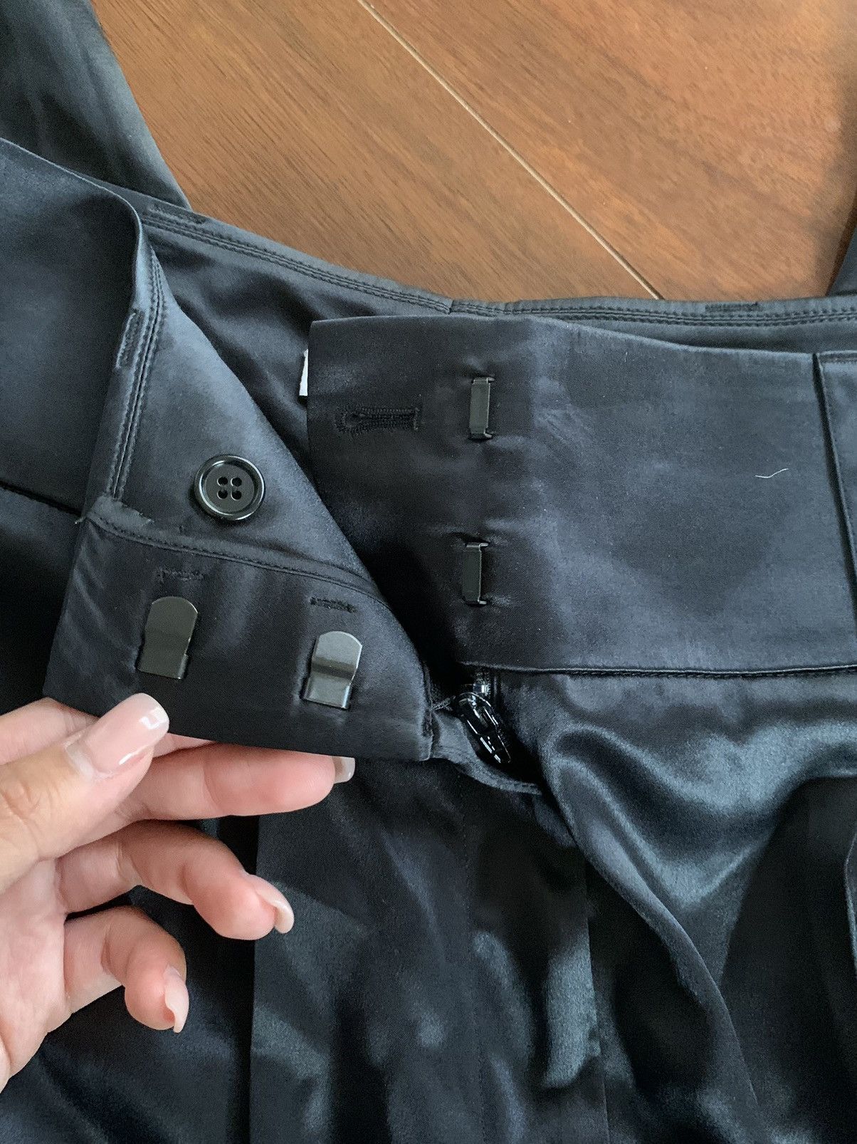 Givenchy Givenchy black silk trousers Size 27" / US 4 / IT 40 - 8 Thumbnail