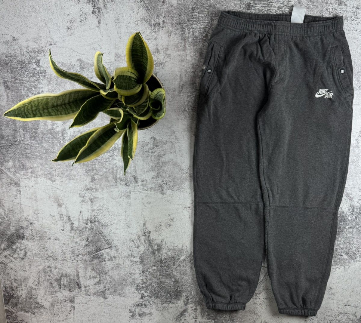 Nike Nike Air Medium Gray Men Baggy Wide Sweat Pants Trousers Activewear Cotton Sport Size US 32 / EU 48 - 1 Thumbnail