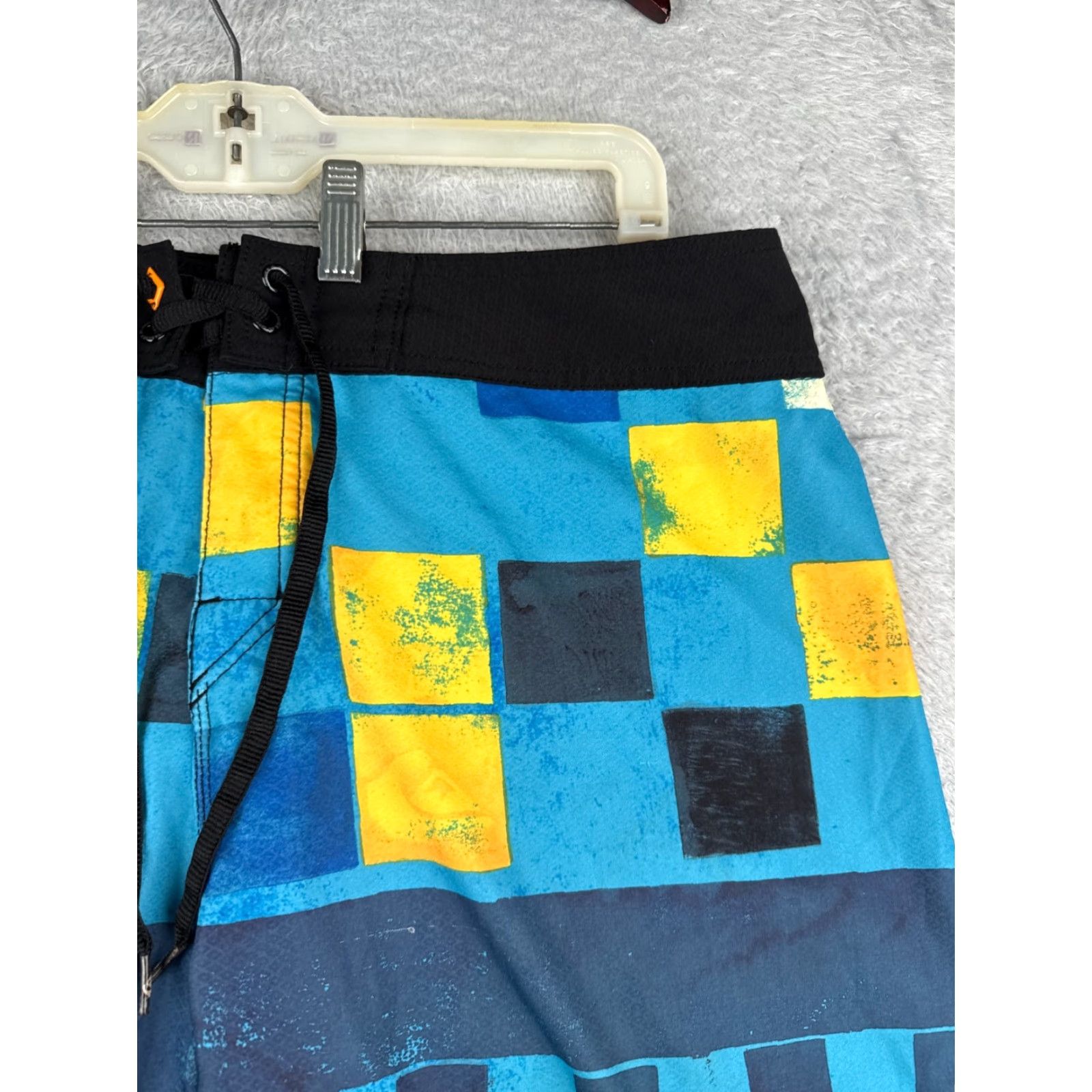 Quiksilver Quiksilver Swim Trunks Mens Board Shorts 32 Green Camouflage Pockets Drawstring Polyester 36x11 Beach Mens Size US 32 / EU 48 - 5 Thumbnail