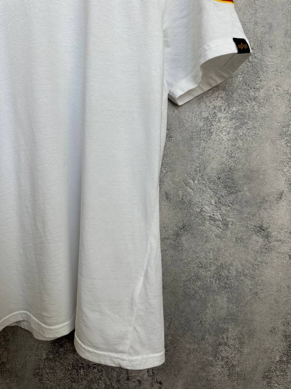 Alpha Industries Alpha Industries NASA Logo Patch T-Shirt White Tee Size US M / EU 48-50 / 2 - 7 Thumbnail