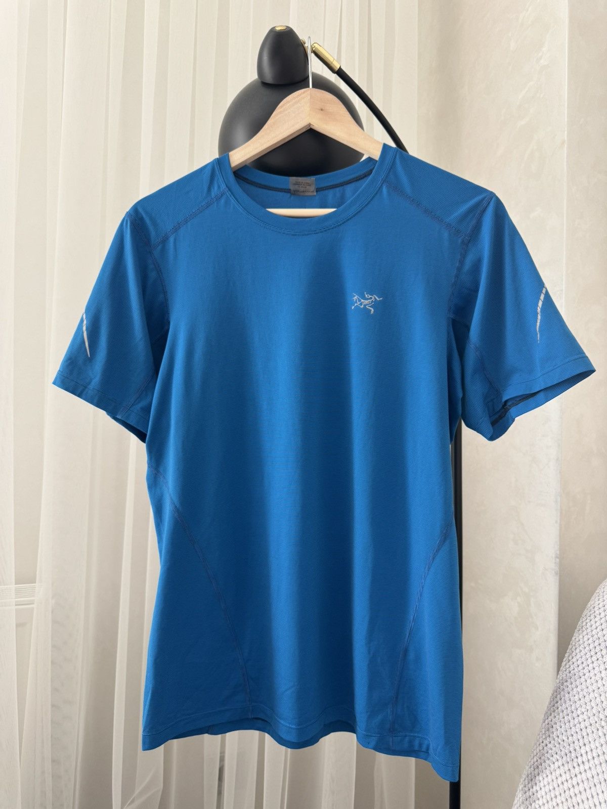 Arc'teryx Arcteryx Reflective Logo Blue T Shirt Size US S / EU 44-46 / 1 - 1 Thumbnail