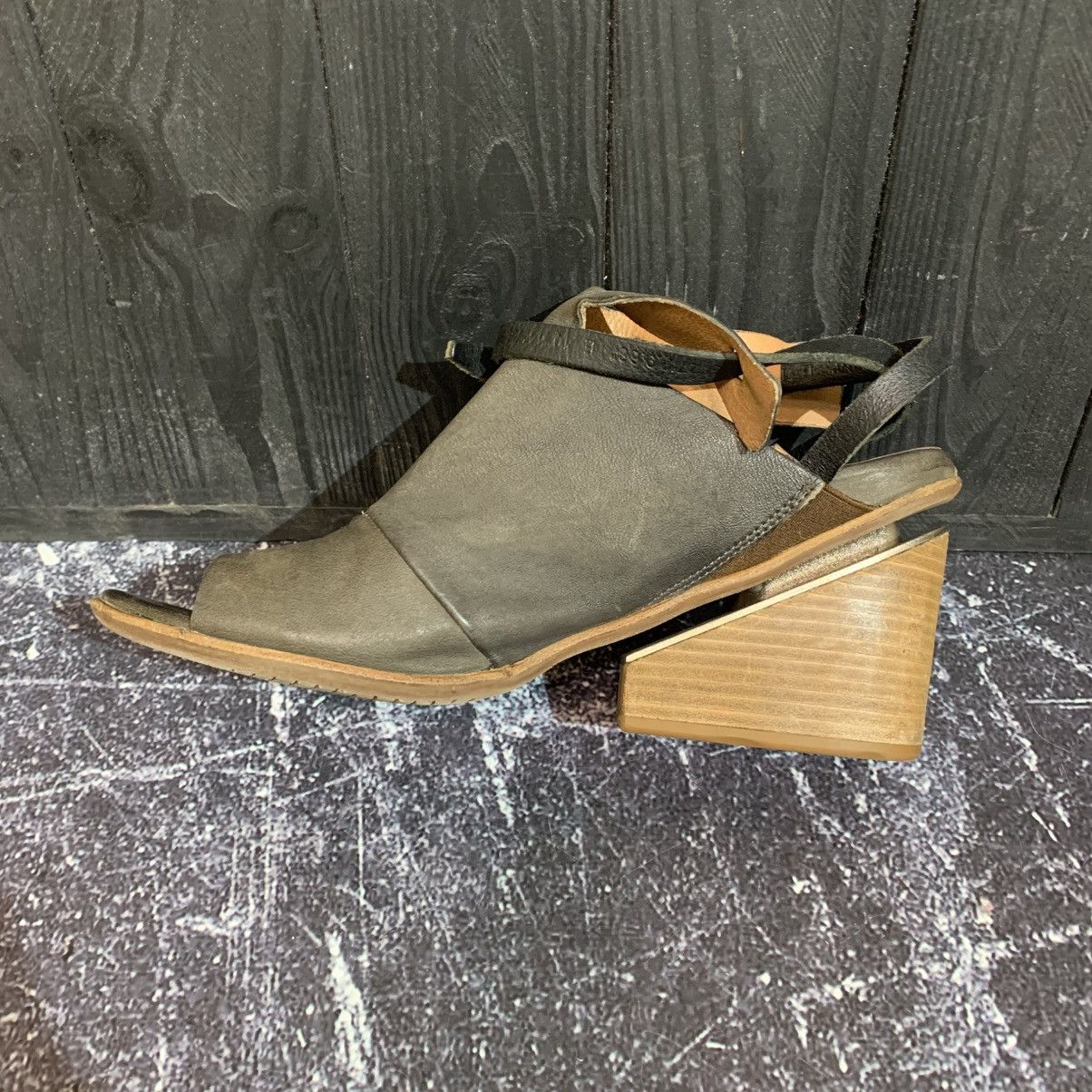 A.S.98 A.S 98 Airsteps Women’s Reeve Leather Sandals Size 41 Size US 11 / IT 41 - 9 Thumbnail