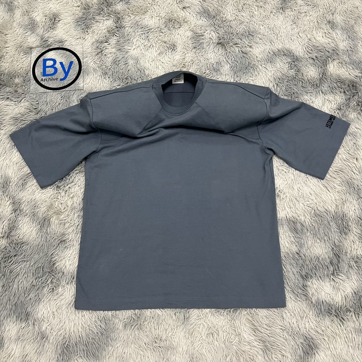 Vetements Vetements AW17 Padded Shoulder Slogan T-Shirt Size US M / EU 48-50 / 2 - 4 Thumbnail