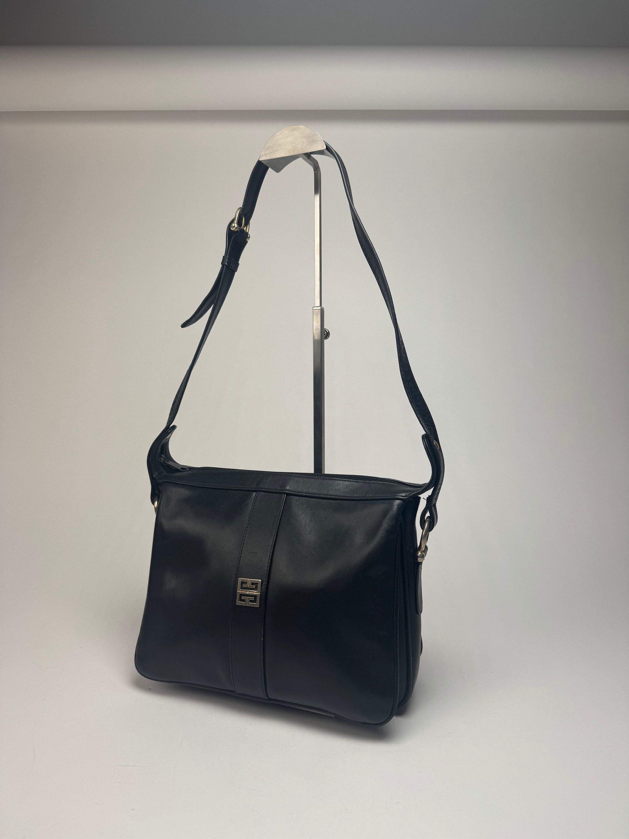 Givenchy Vintage 4G leather bag black Size ONE SIZE - 1 Thumbnail