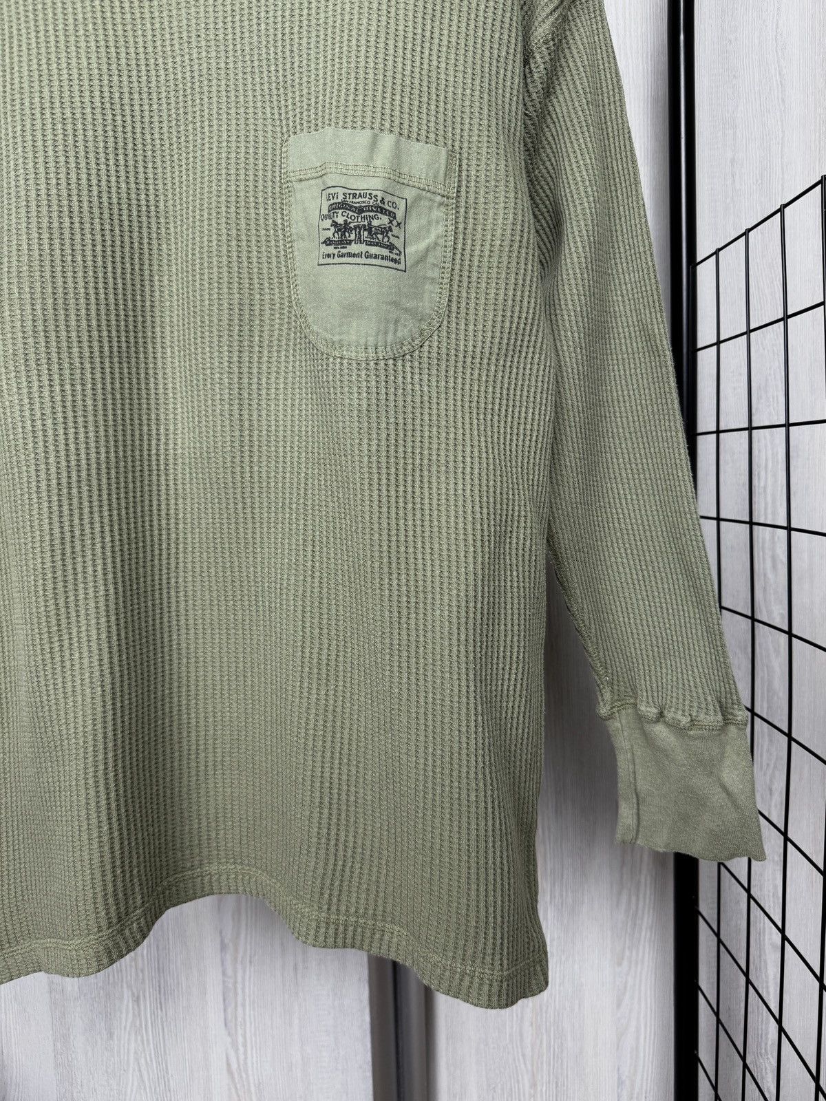 Levi's Vintage Clothing Levis vintage 90s khaki green pocket logo long sleeve tee Size US M / EU 48-50 / 2 - 4 Thumbnail