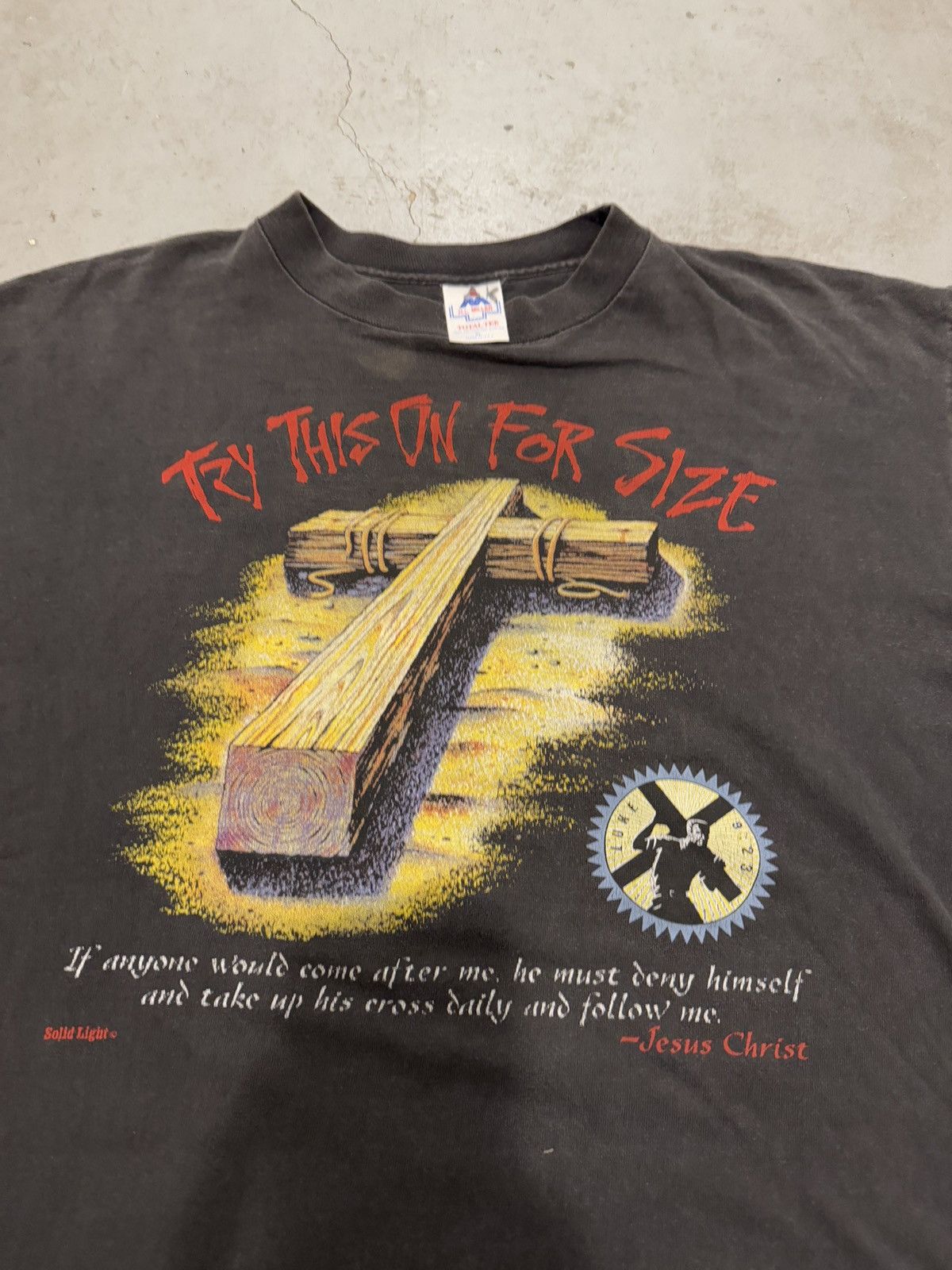 Vintage *RARE* 1990s FADED JESUS GOD RELIGION TEE SINGLE STITCH Size US XL / EU 56 / 4 - 8 Thumbnail
